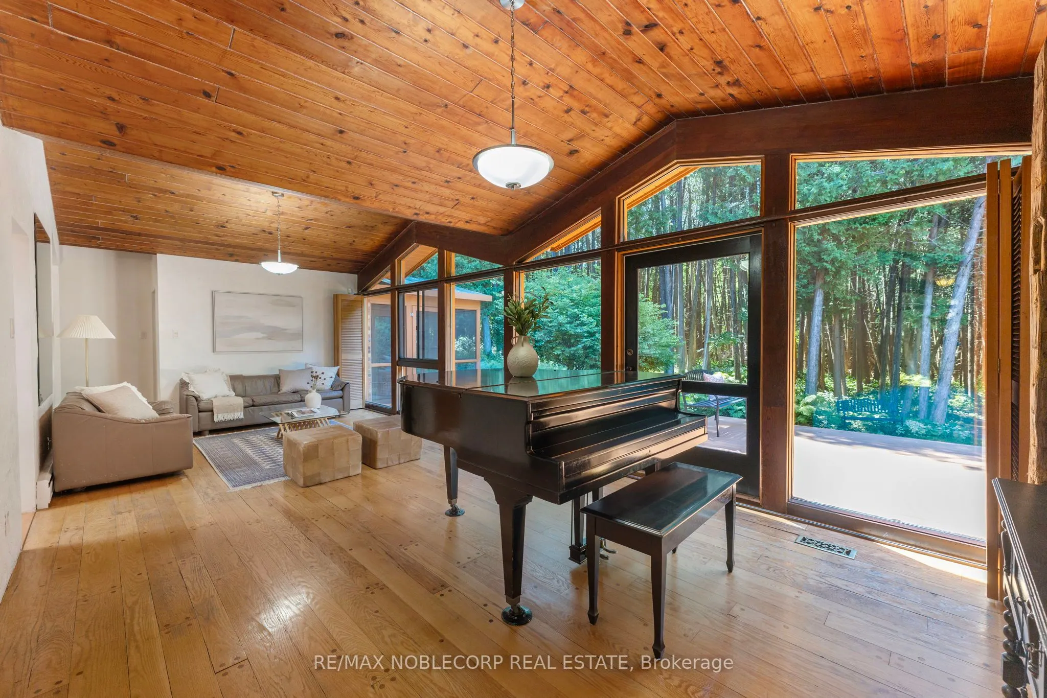 3435 Greenwood Road