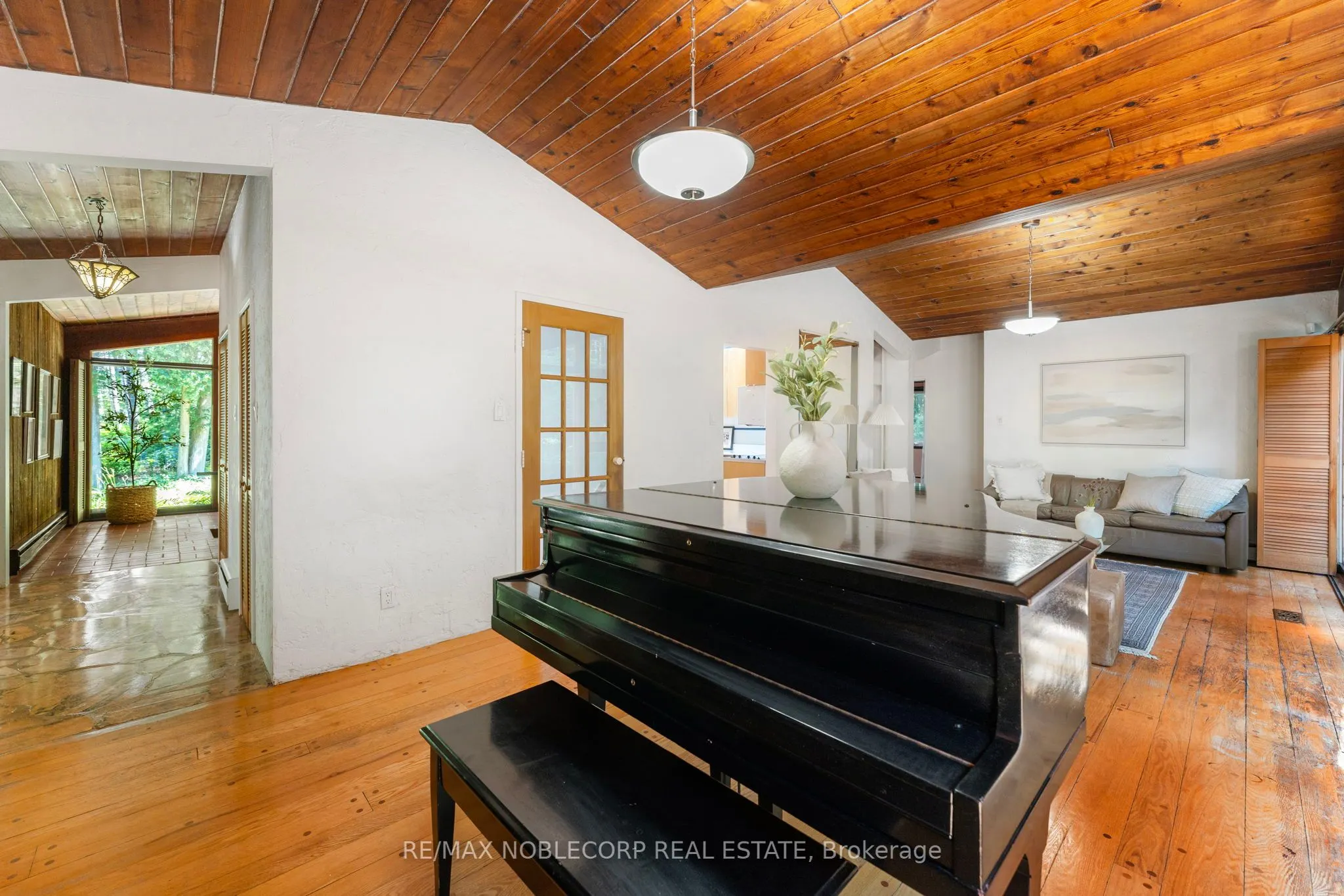3435 Greenwood Road