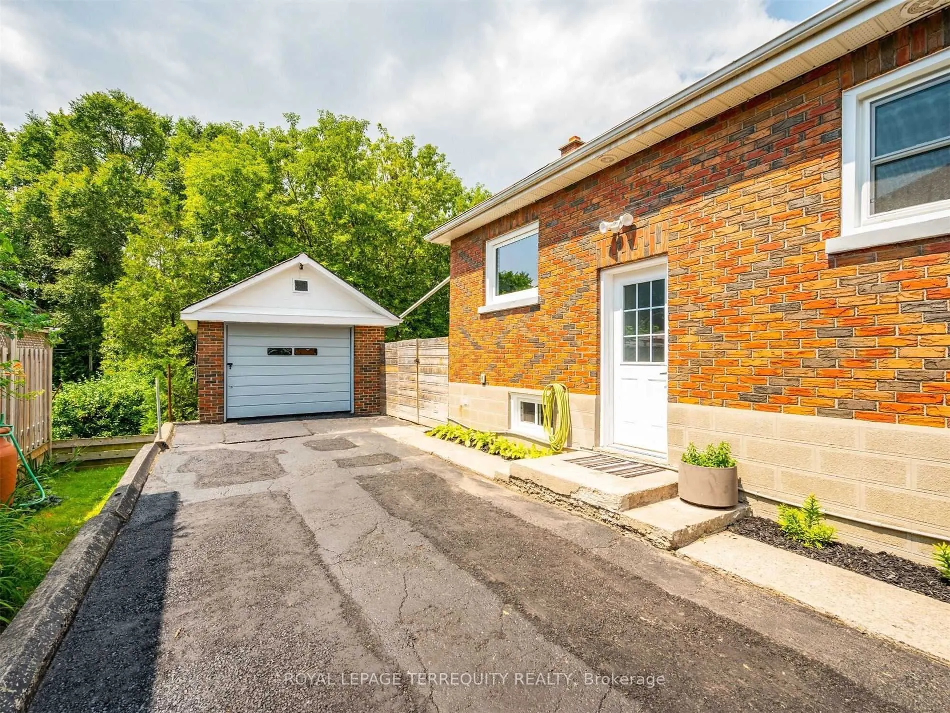 822 Douglas Street, #BSMT