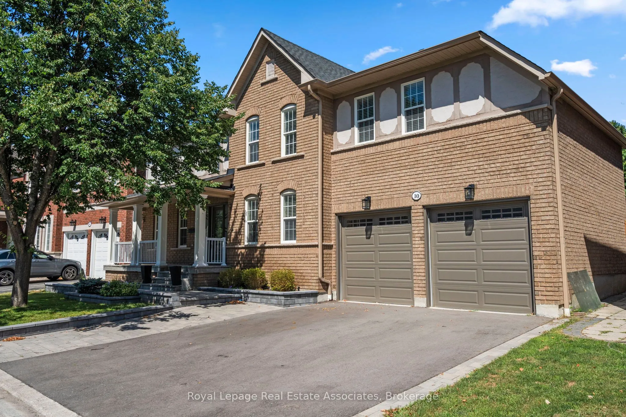 10 Westacott Crescent