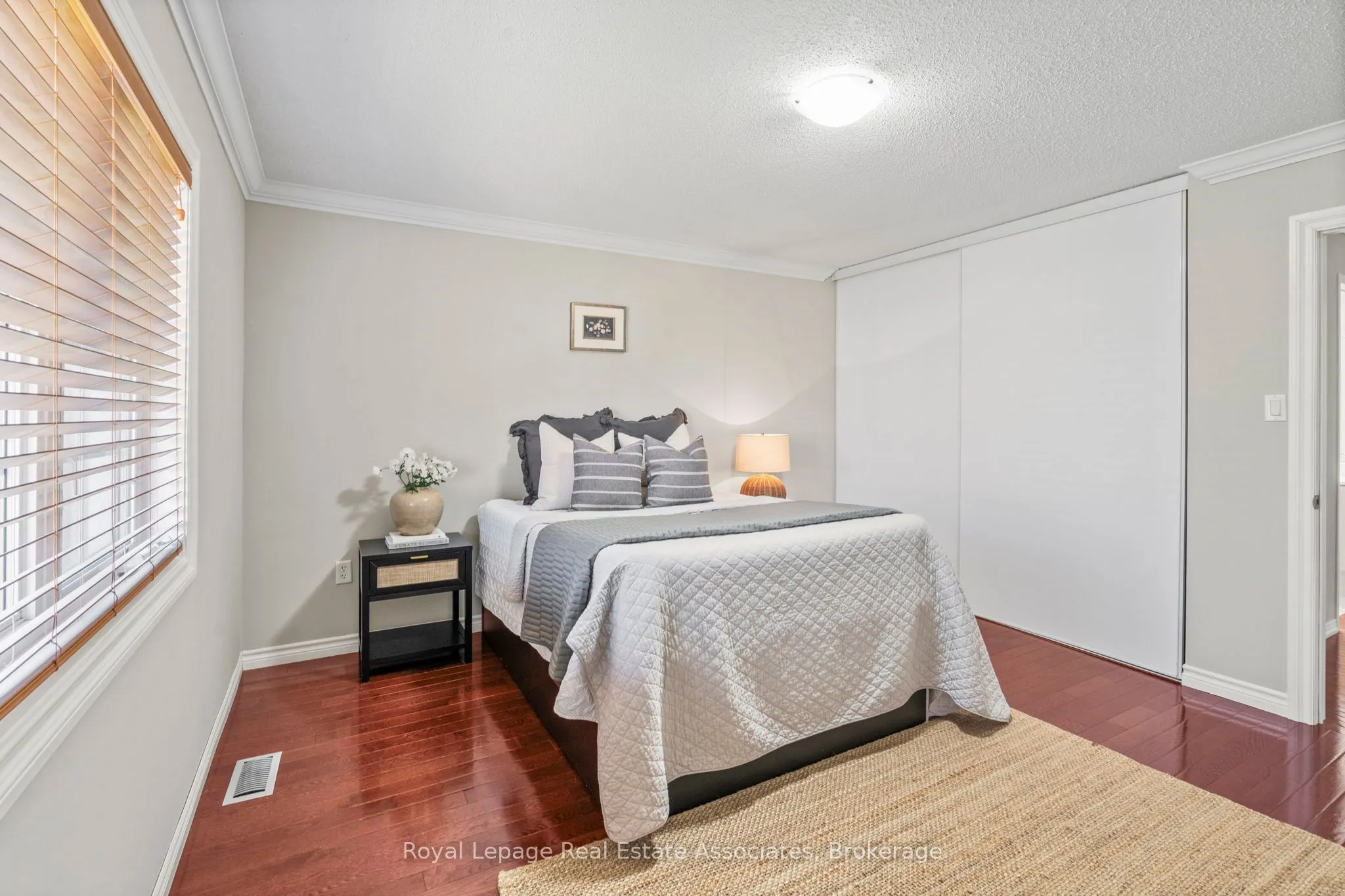 10 Westacott Crescent