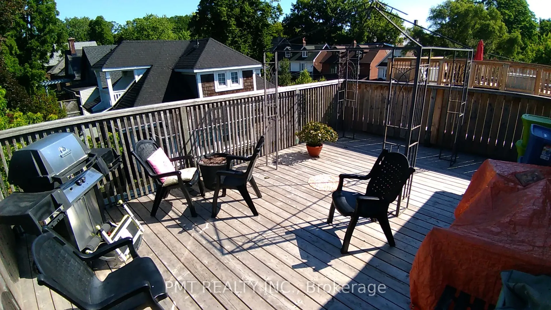 2064 Queen Street E, #4