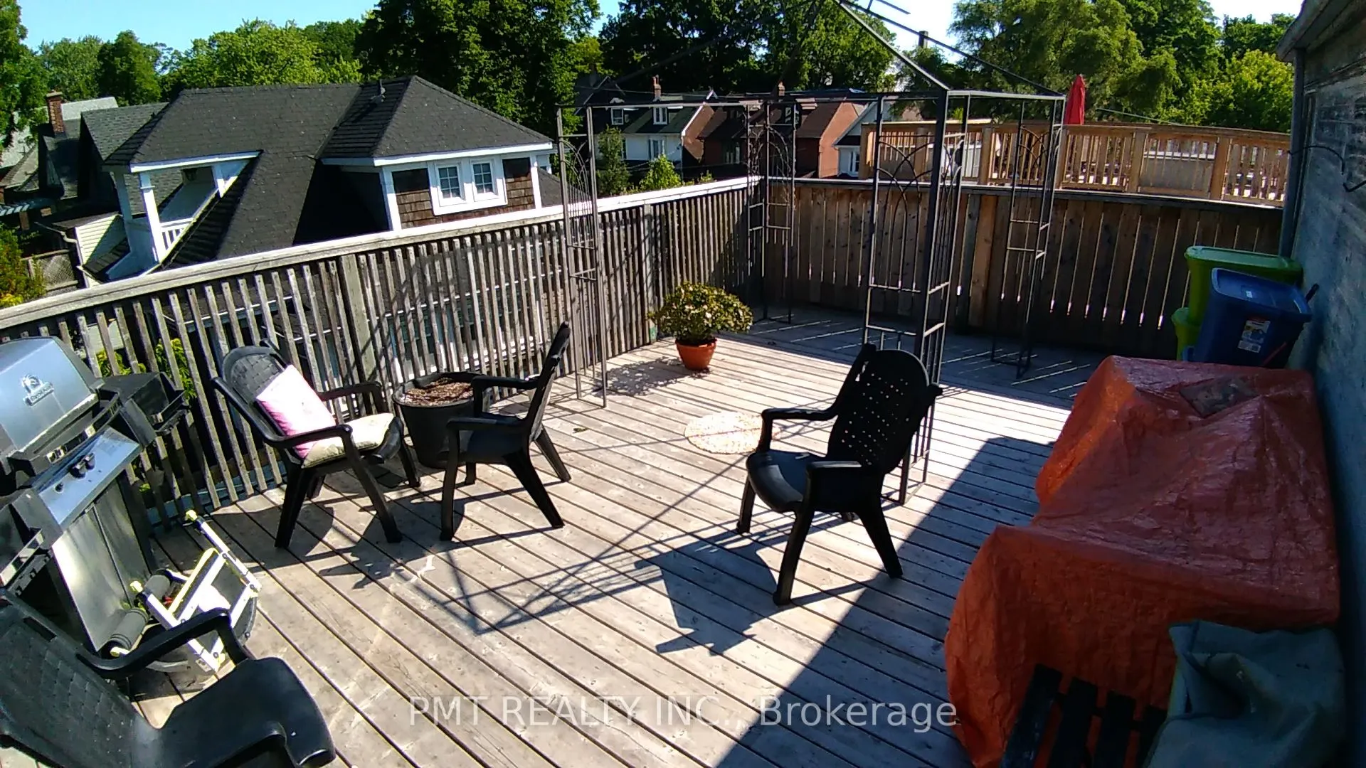 2064 Queen Street E, #4