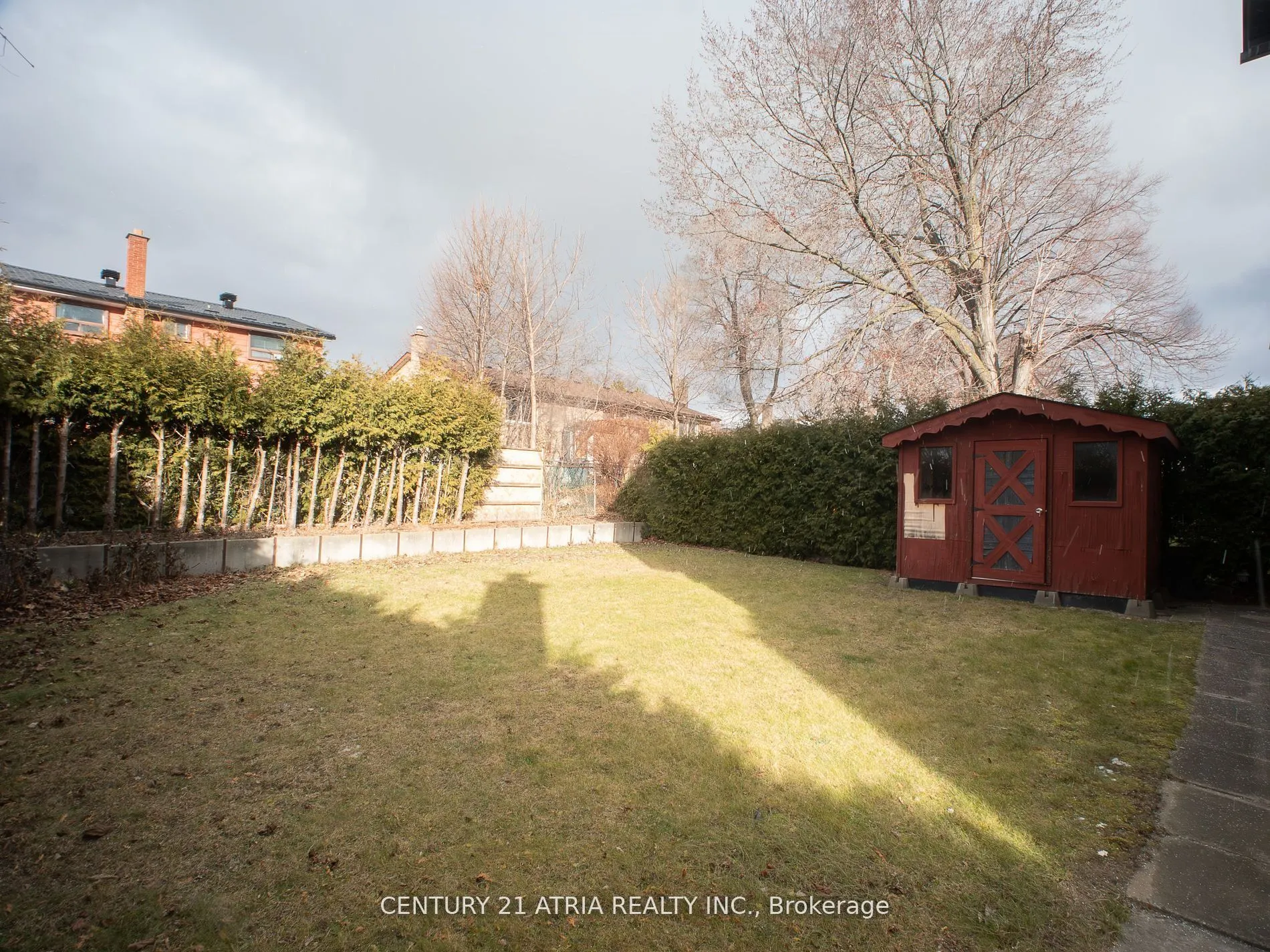 96 Invergordon Avenue E