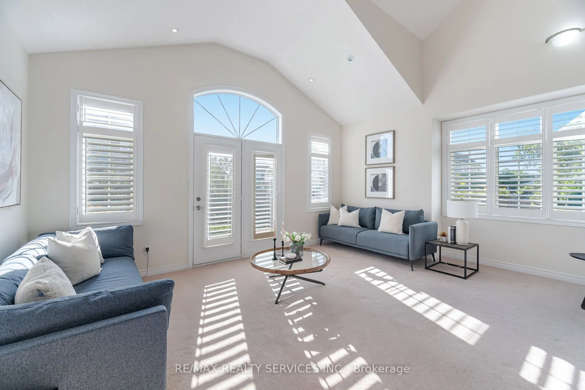 472 West Scugog Lane