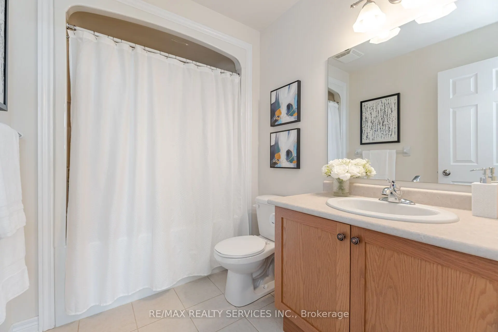 472 West Scugog Lane