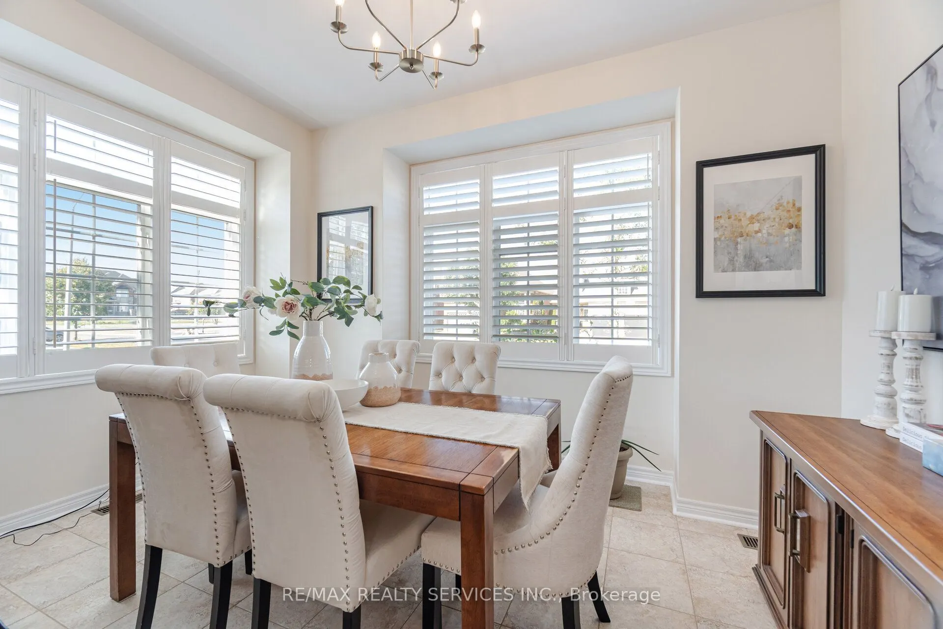 472 West Scugog Lane