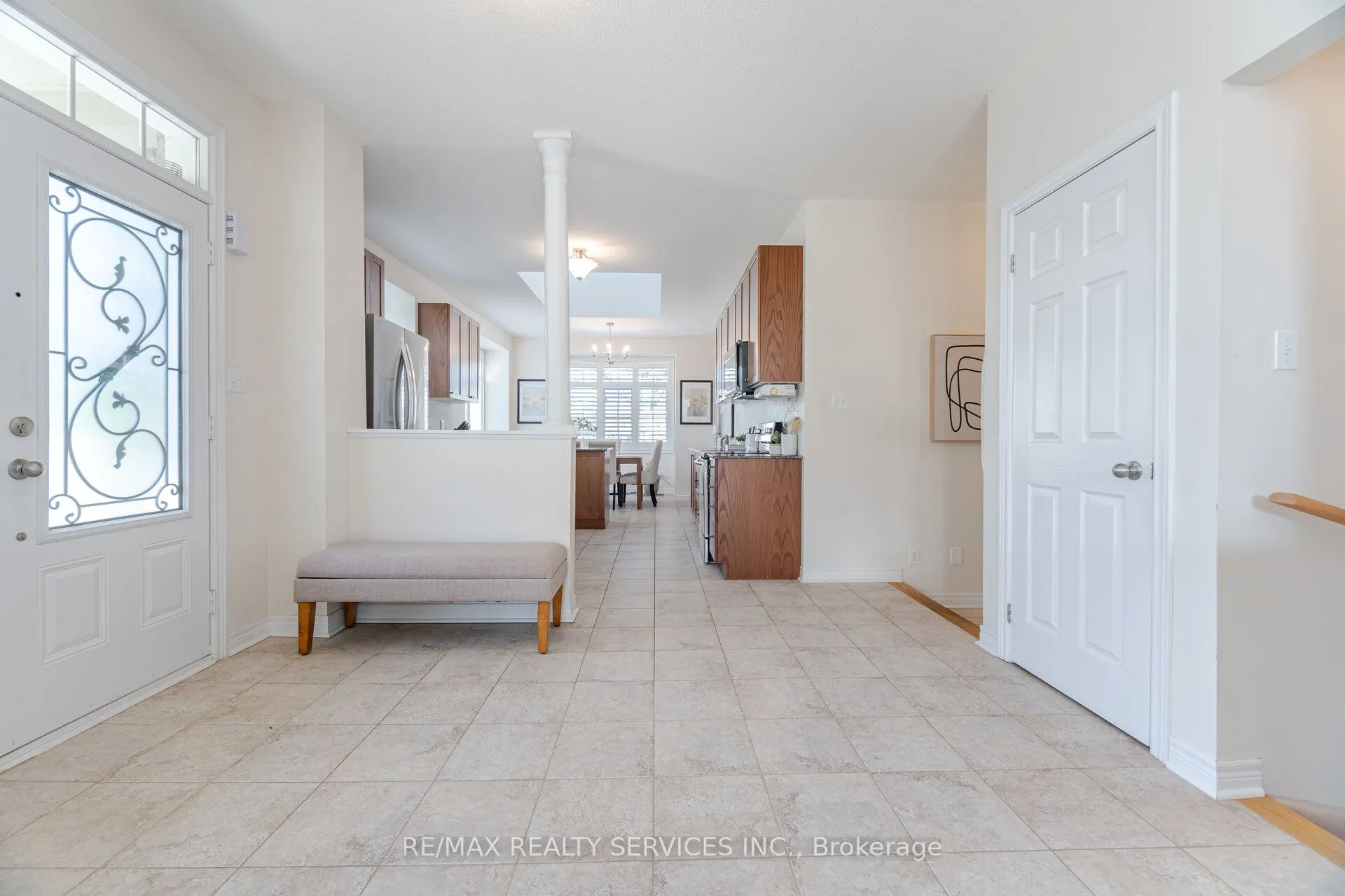 472 West Scugog Lane