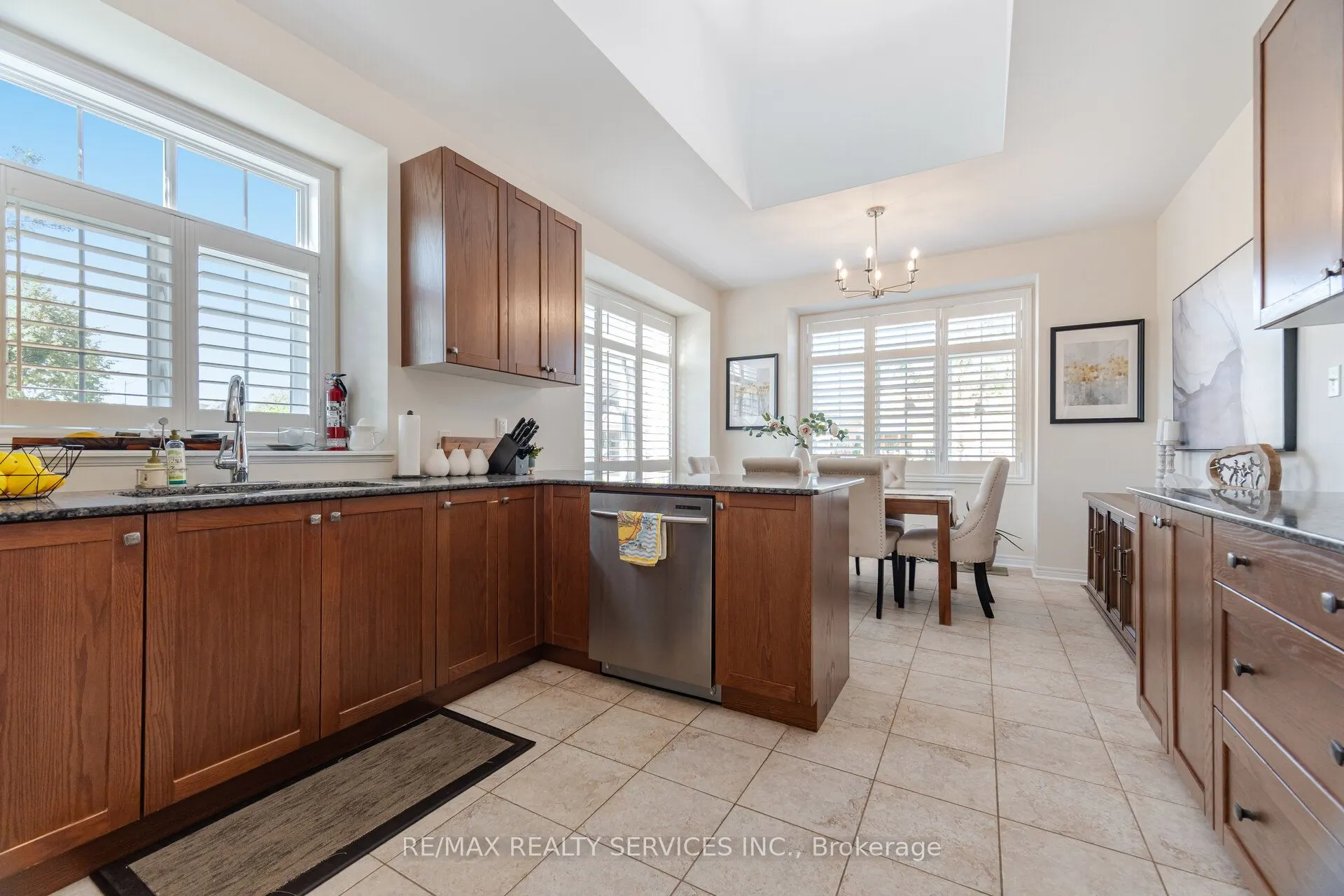 472 West Scugog Lane