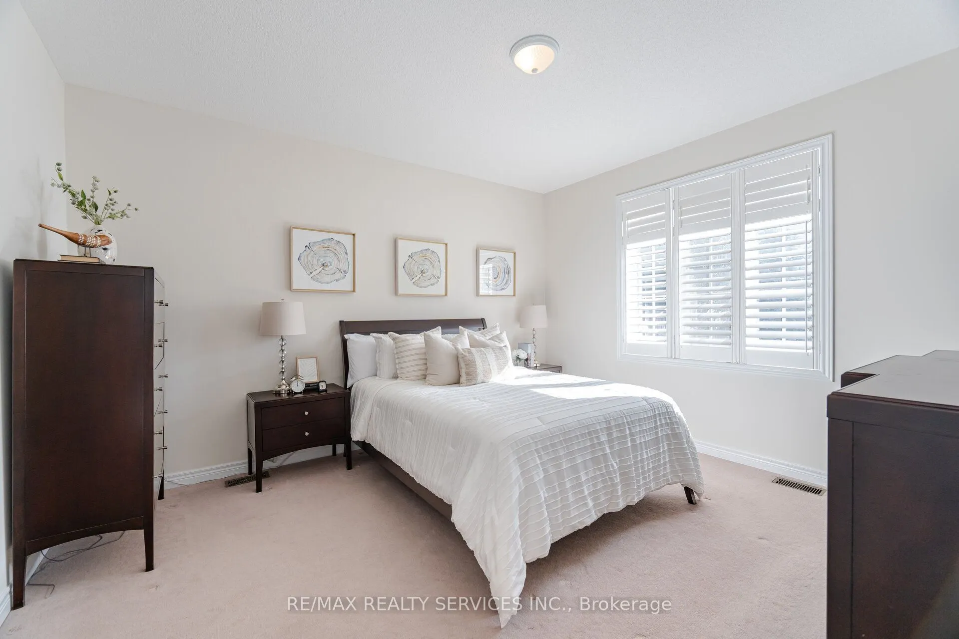 472 West Scugog Lane