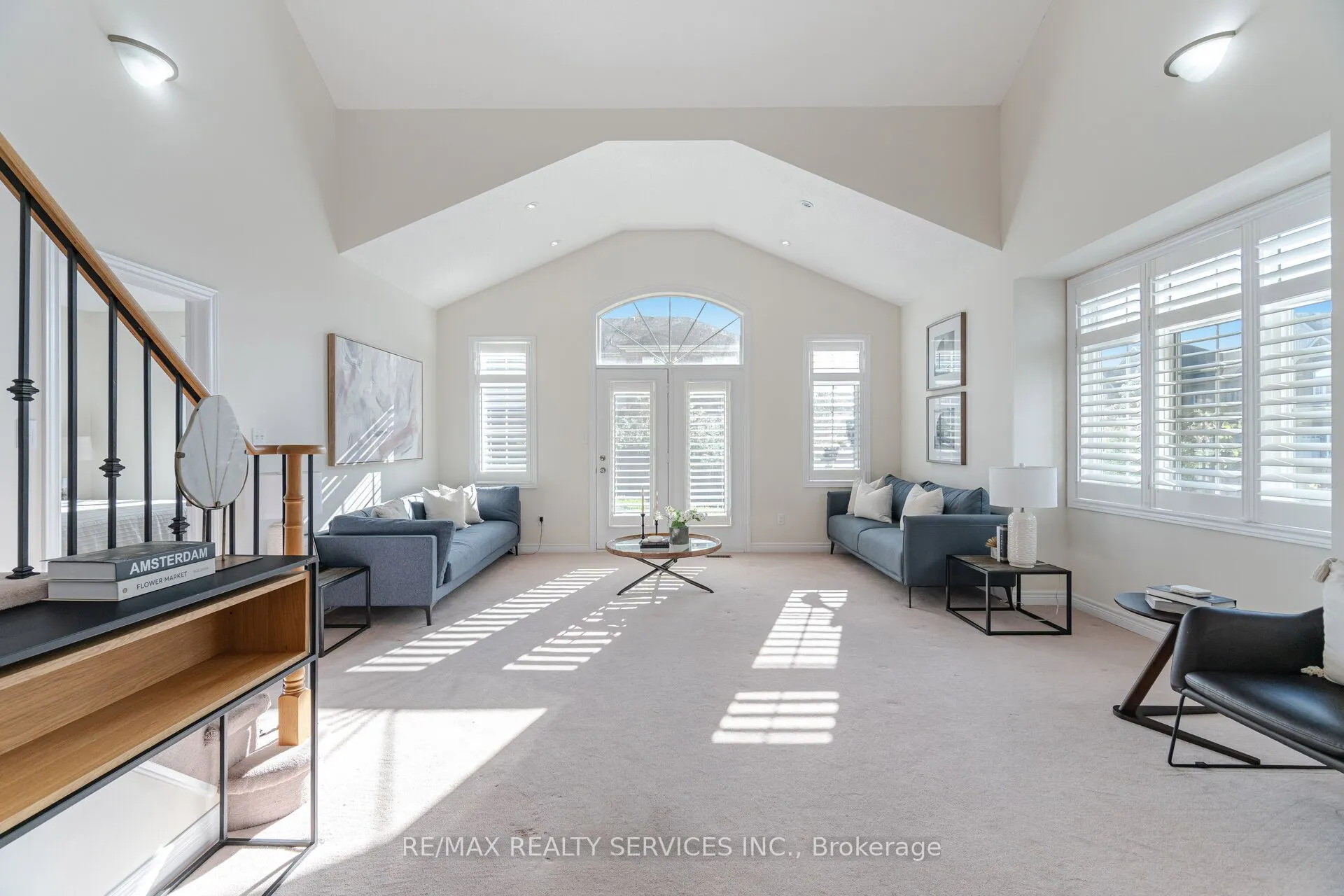 472 West Scugog Lane