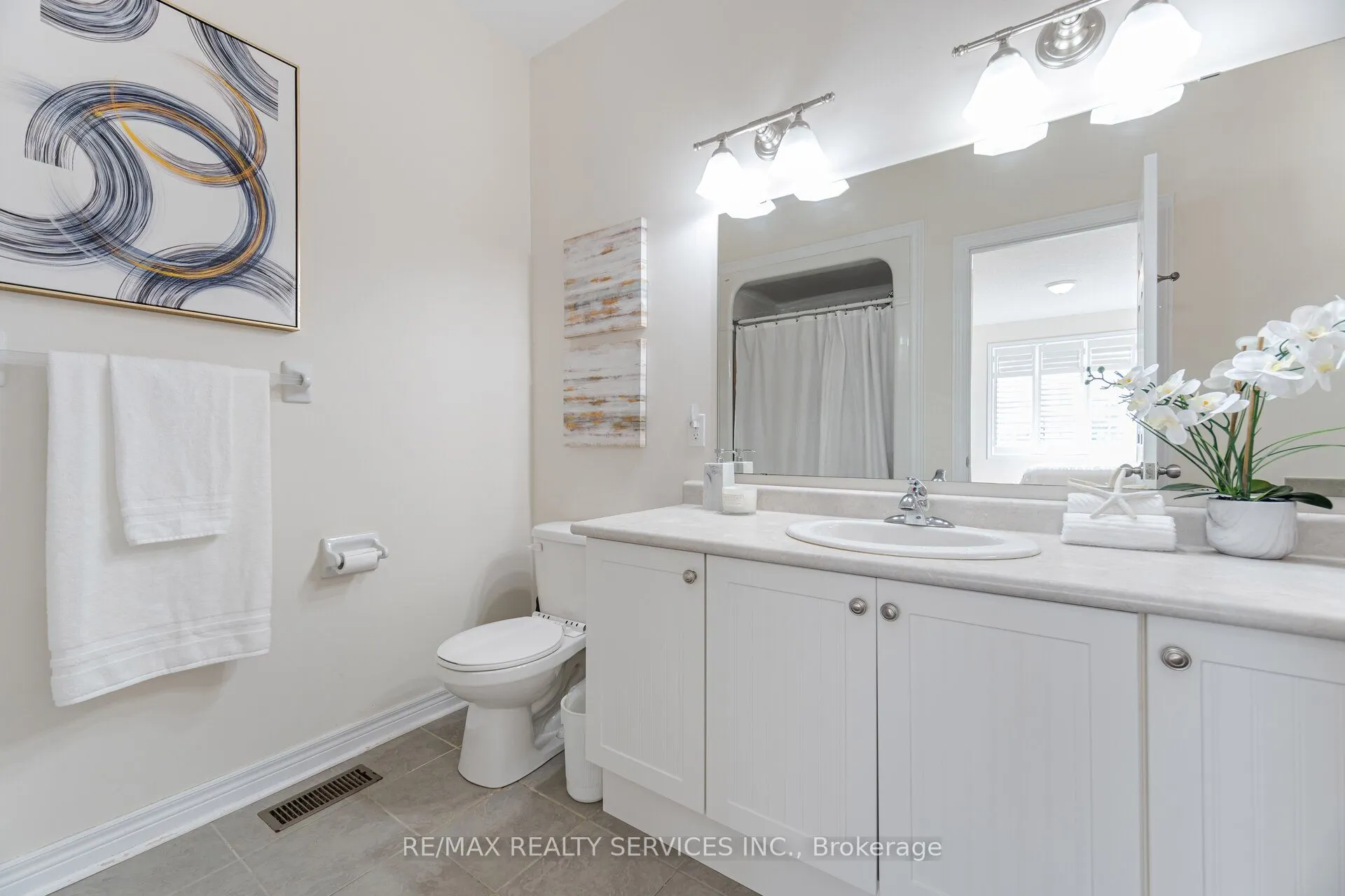 472 West Scugog Lane