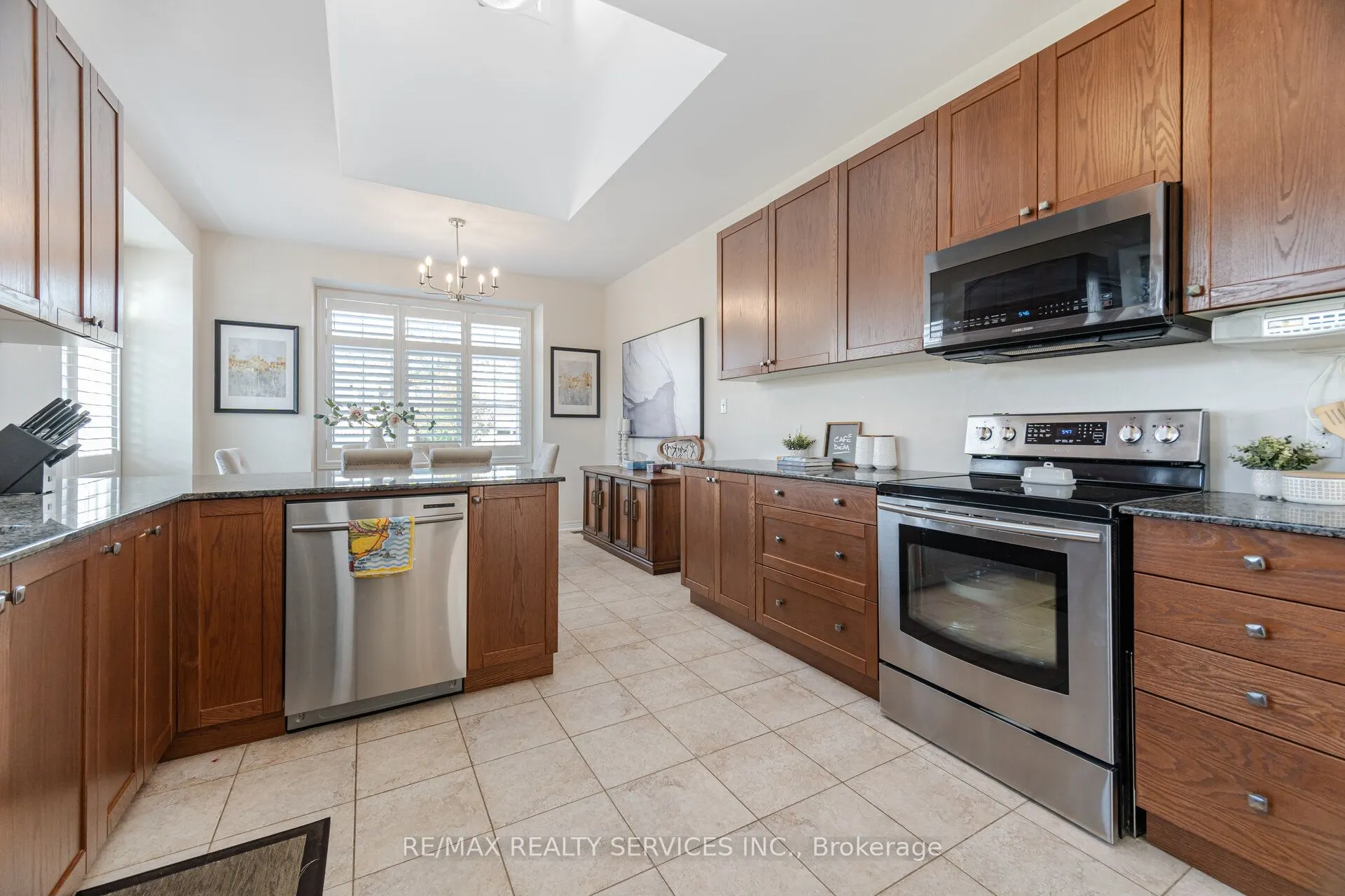 472 West Scugog Lane