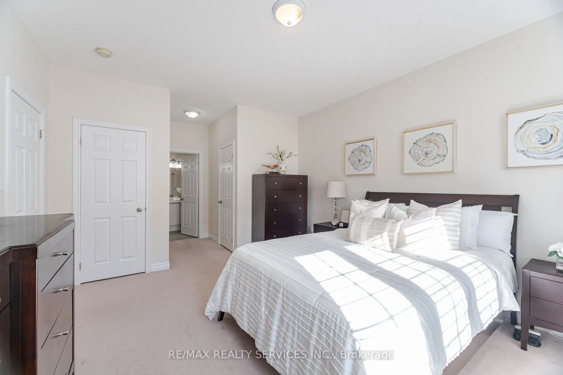 472 West Scugog Lane