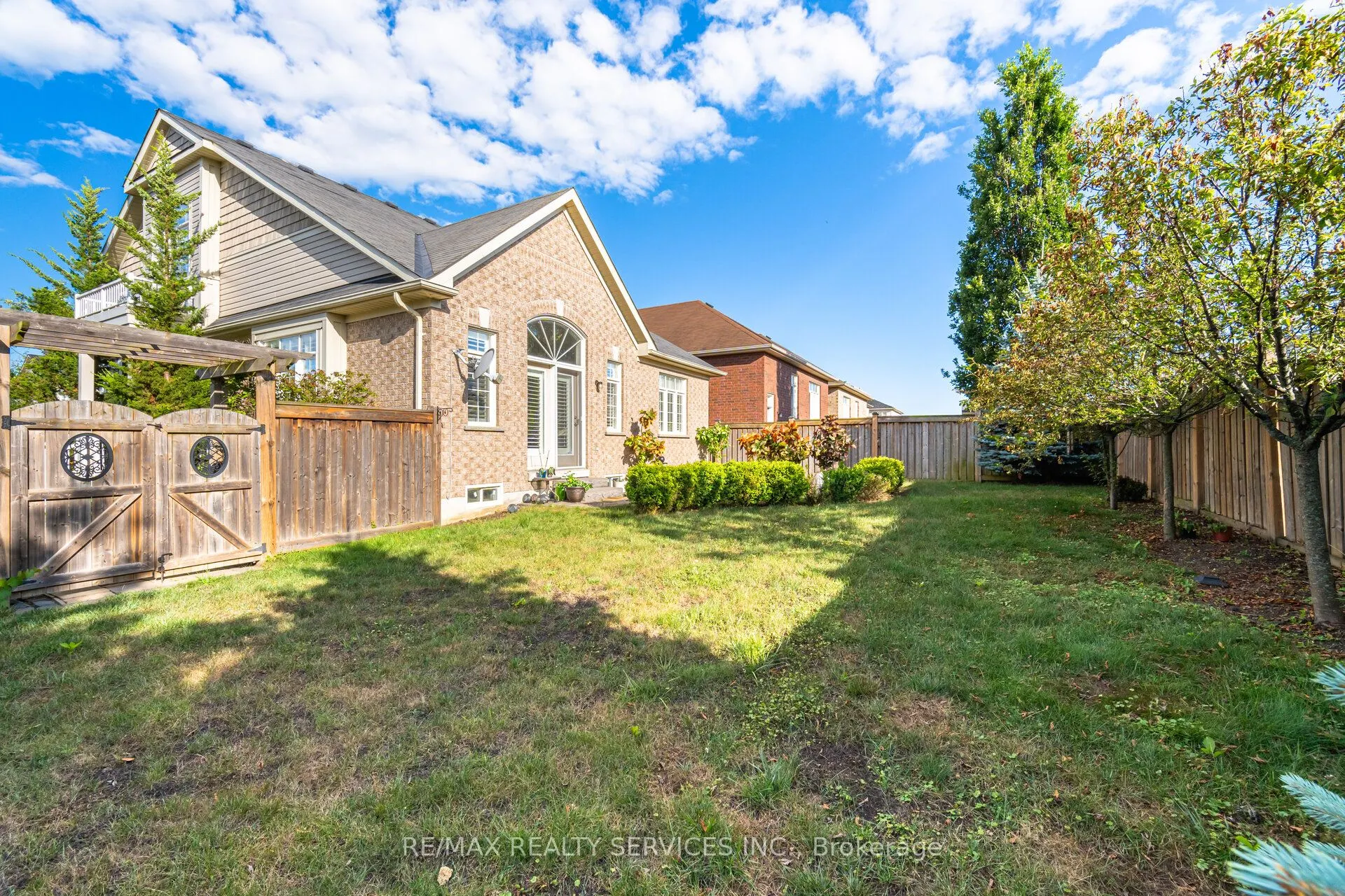 472 West Scugog Lane