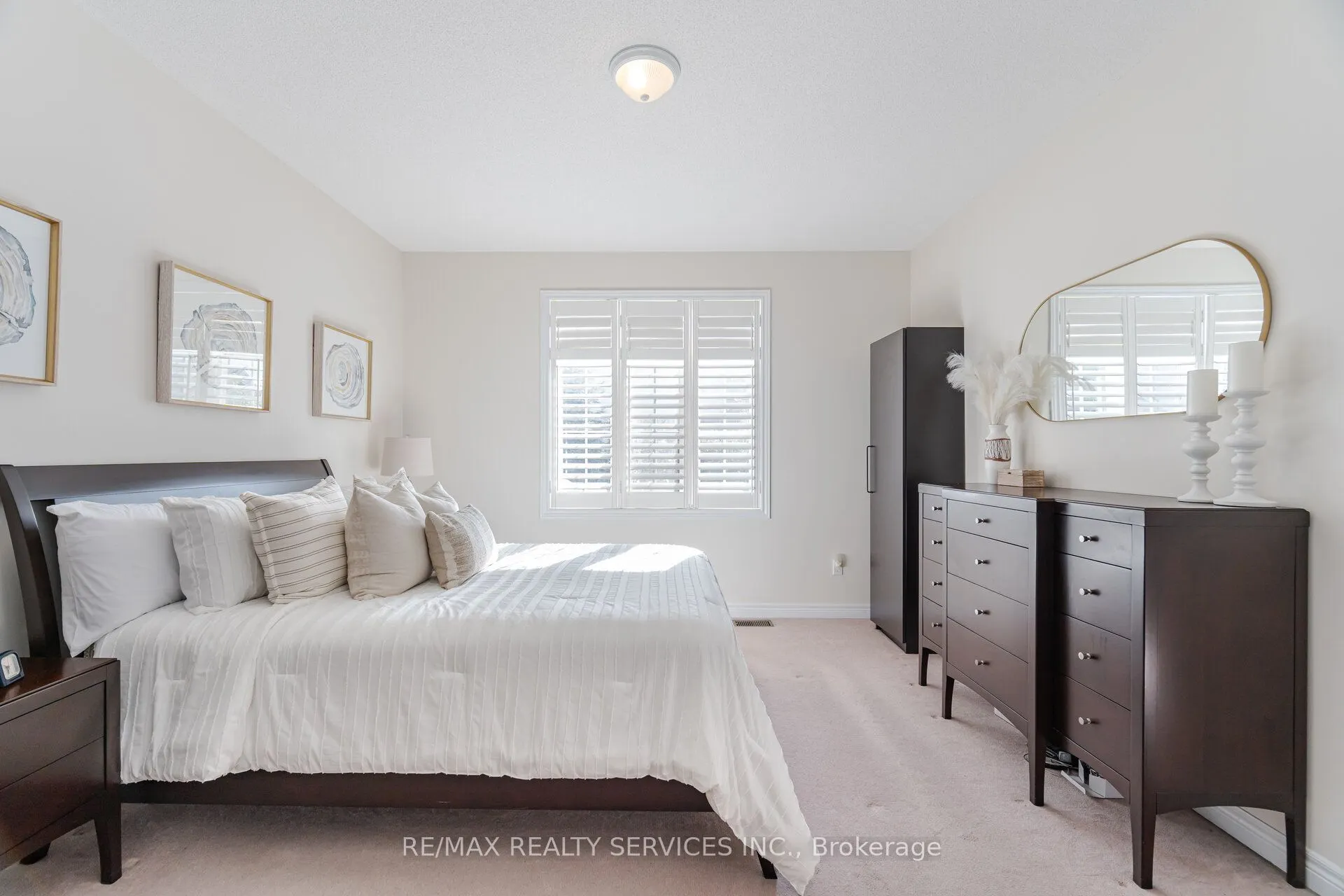 472 West Scugog Lane