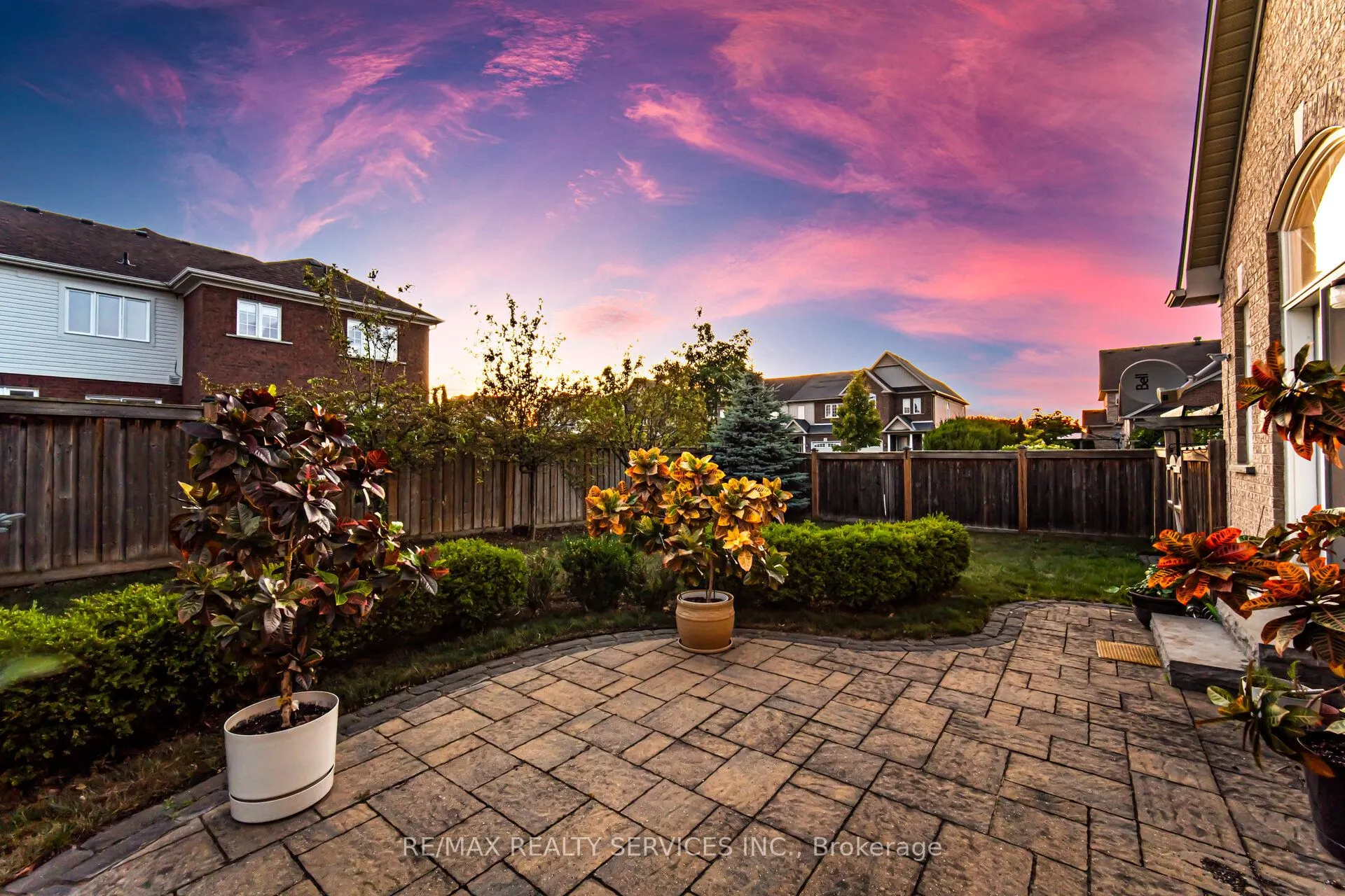 472 West Scugog Lane