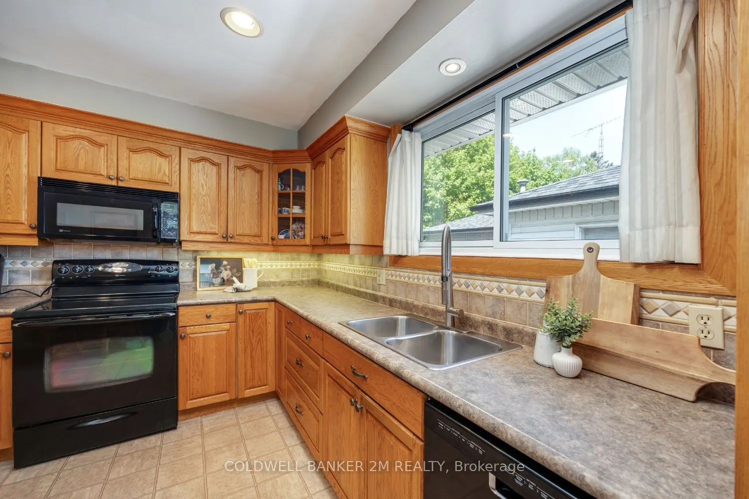 246 Harmony Road N