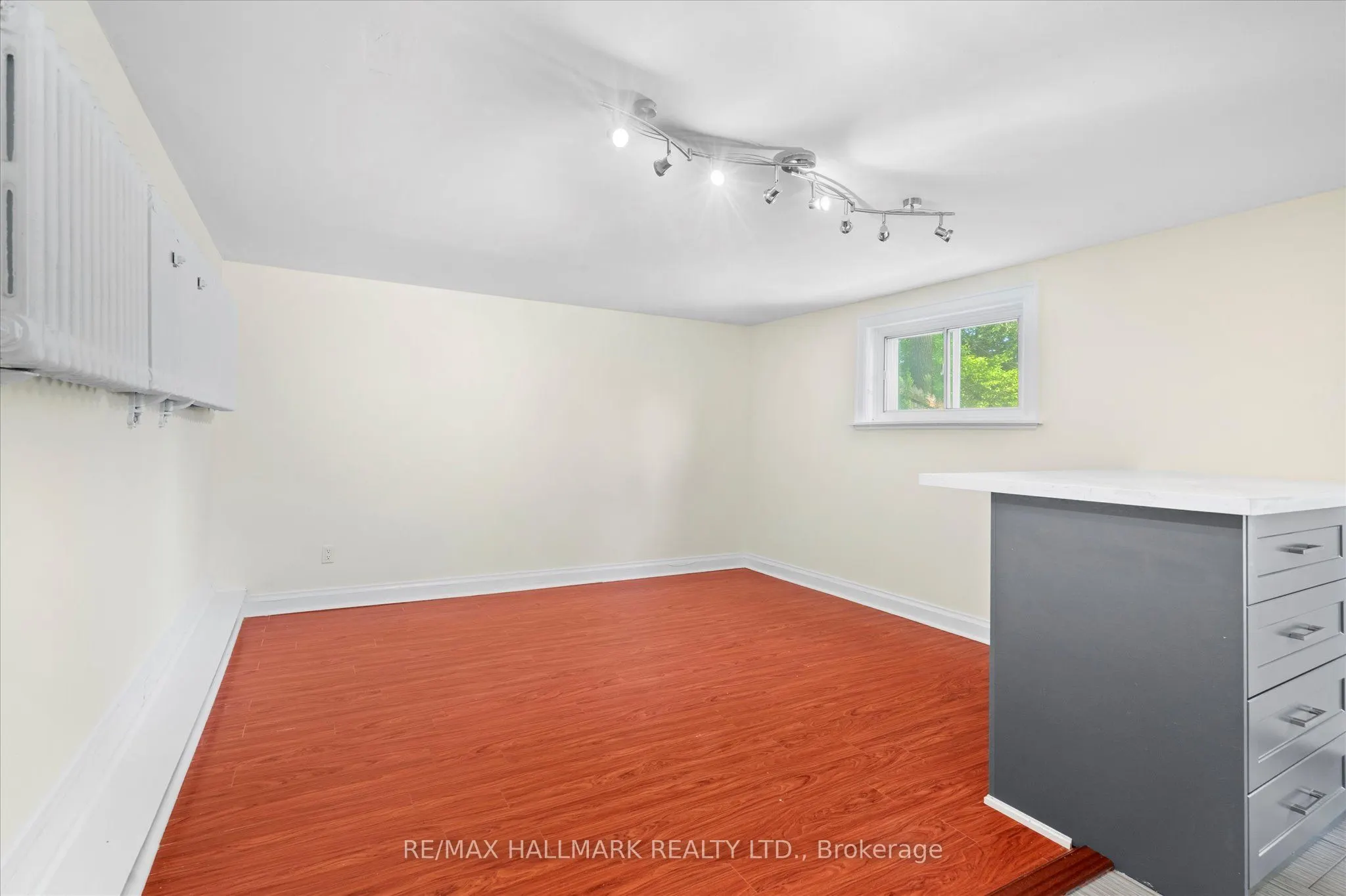 1231 Kingston Road