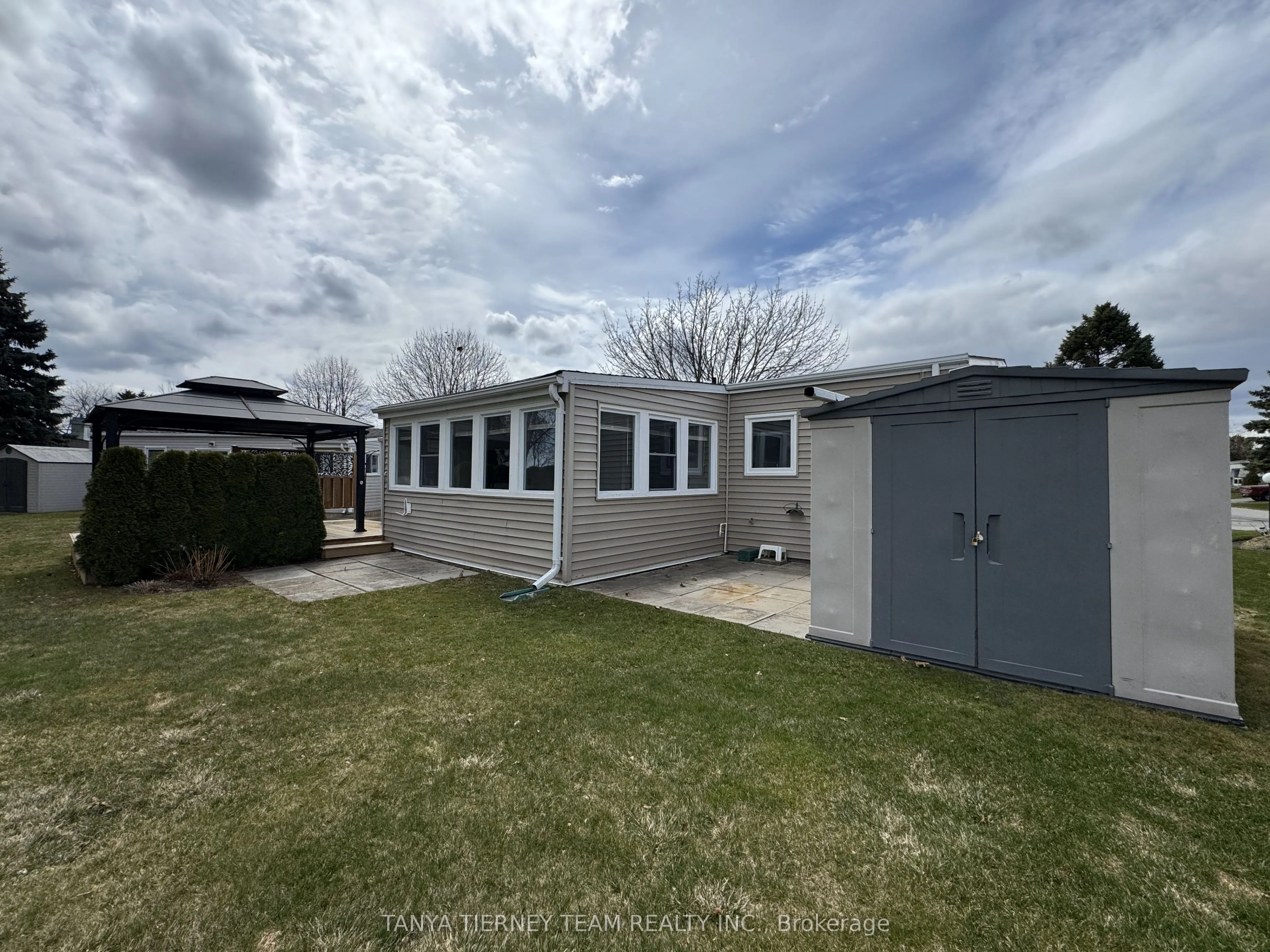 6 The Cove Road