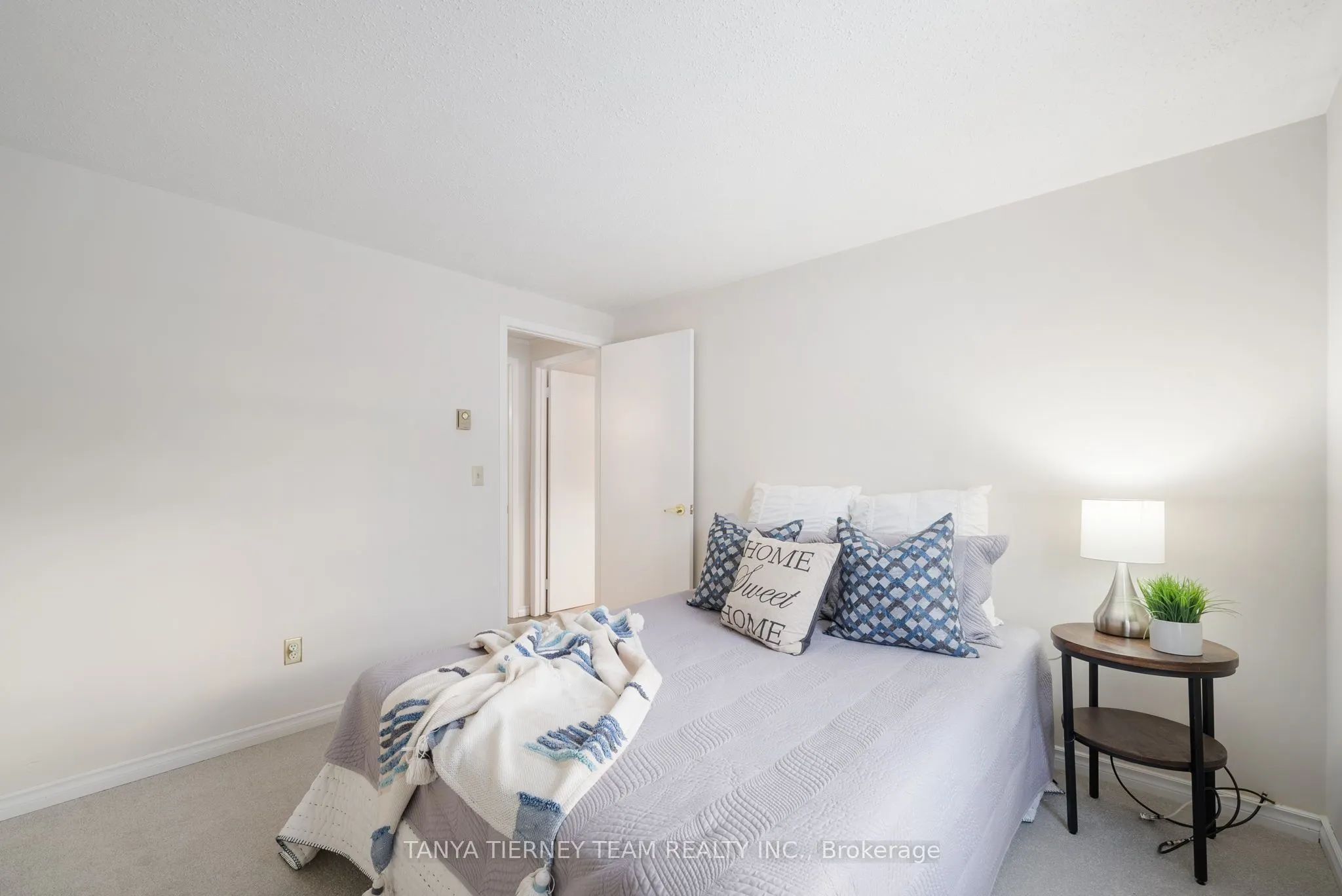 6 The Cove Road