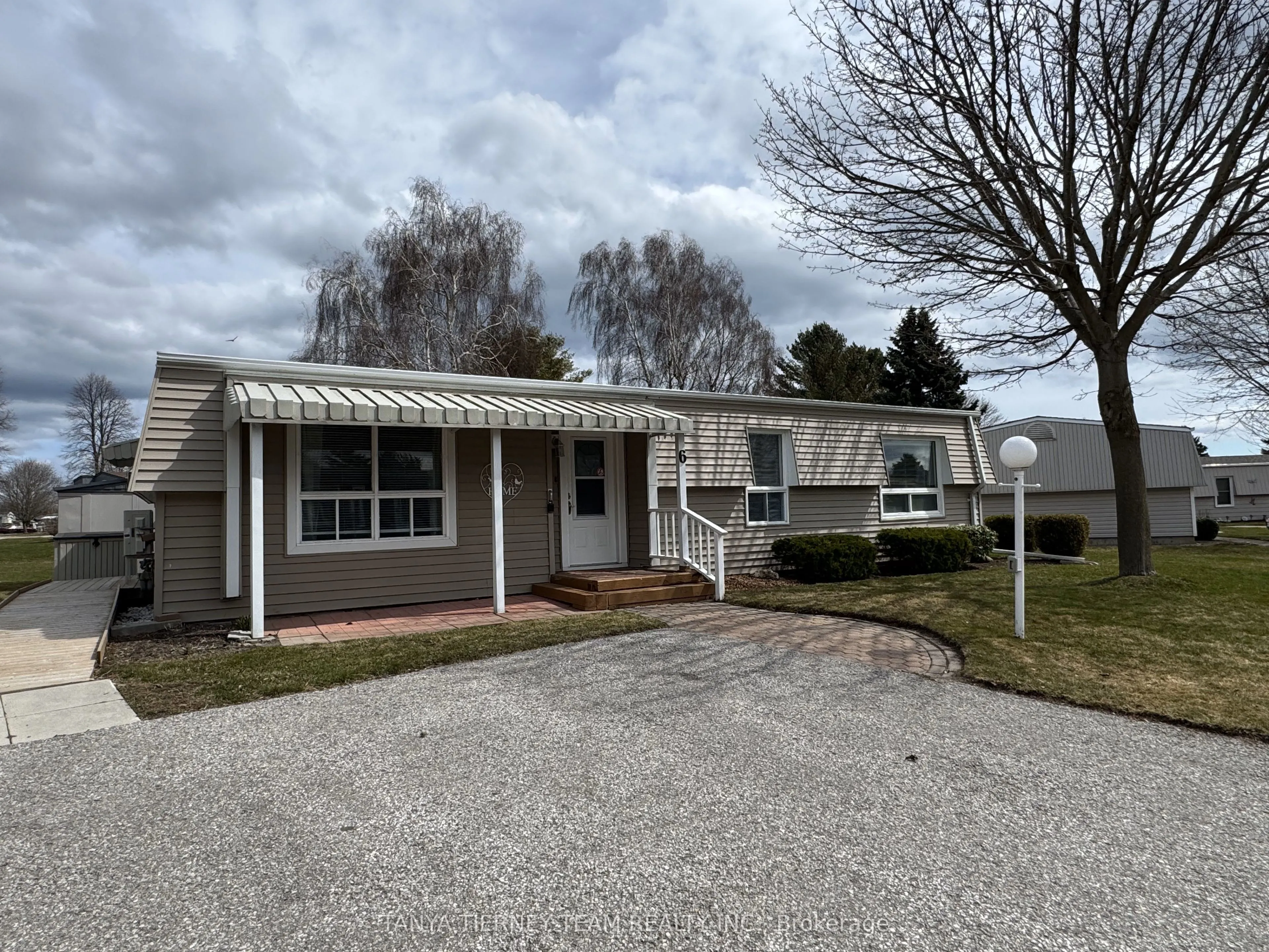 6 The Cove Road