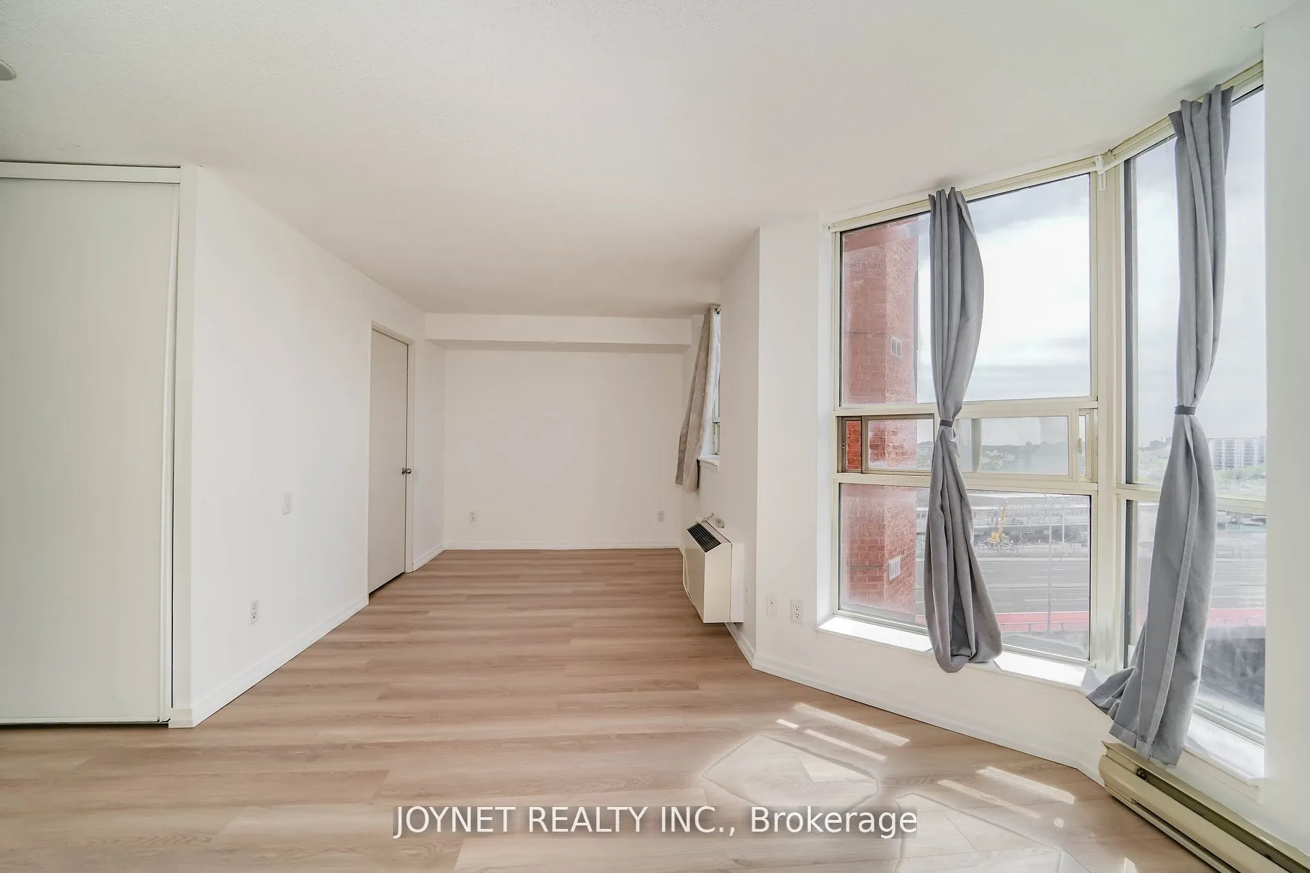 2460 Eglinton Avenue E #917