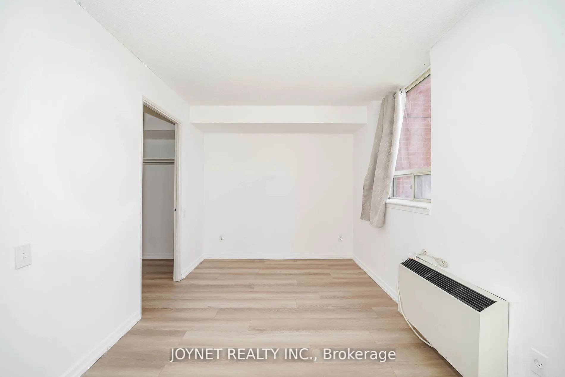 2460 Eglinton Avenue E #917