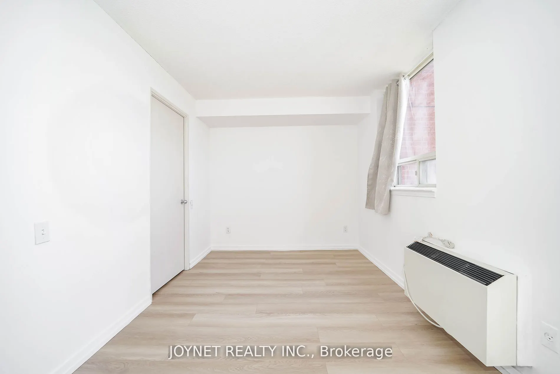 2460 Eglinton Avenue E #917