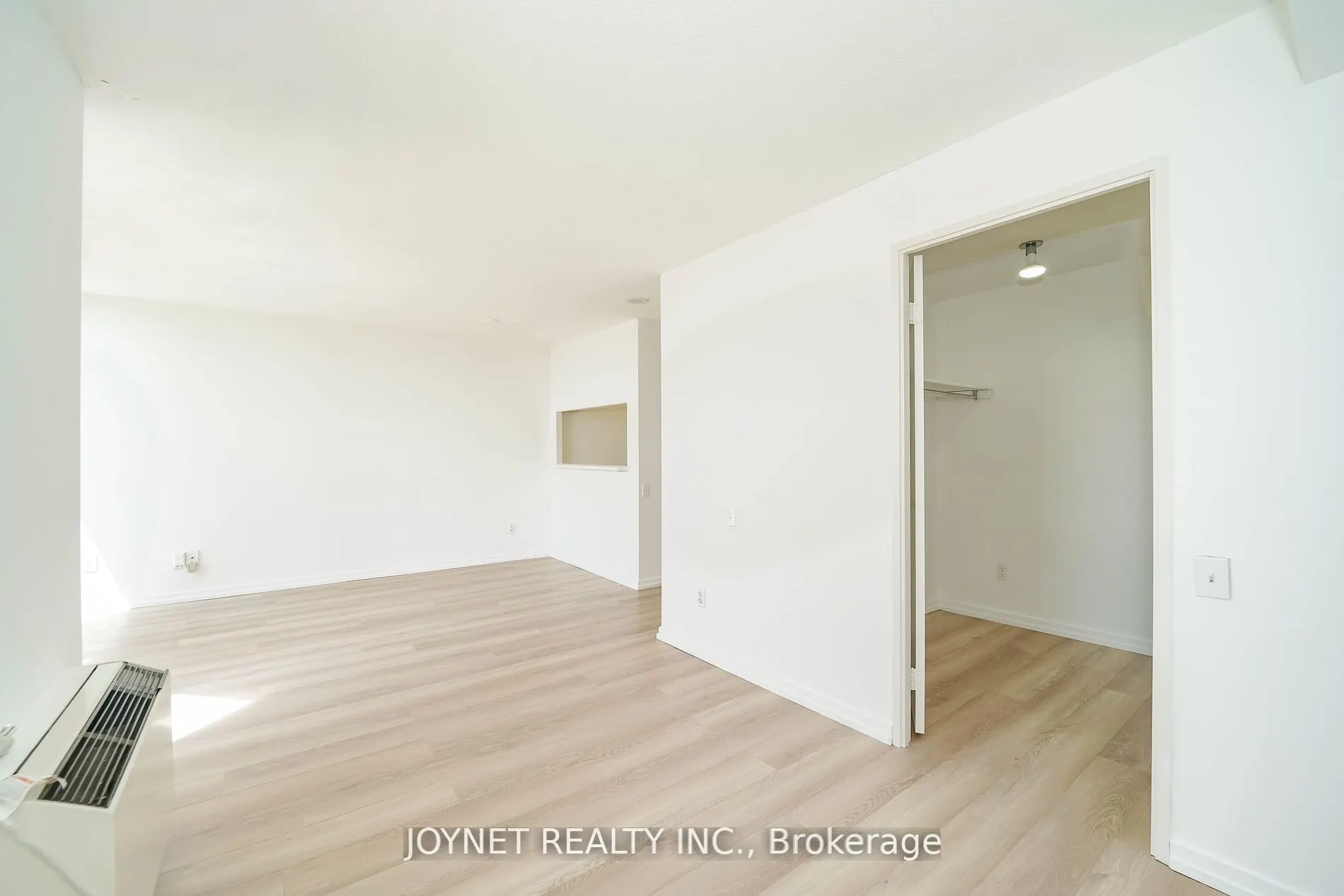 2460 Eglinton Avenue E #917