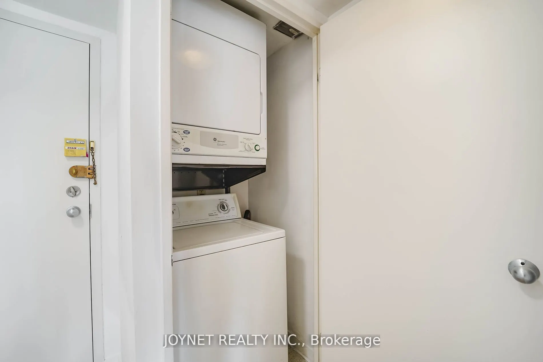 2460 Eglinton Avenue E #917