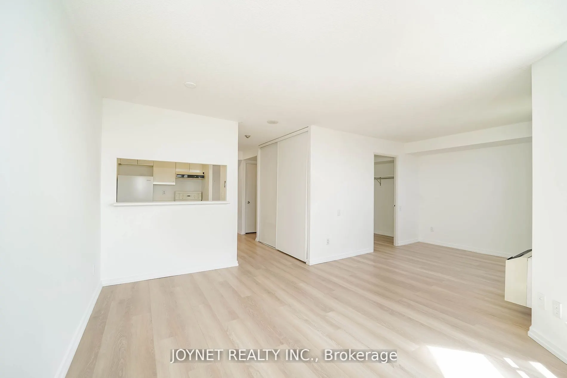 2460 Eglinton Avenue E #917