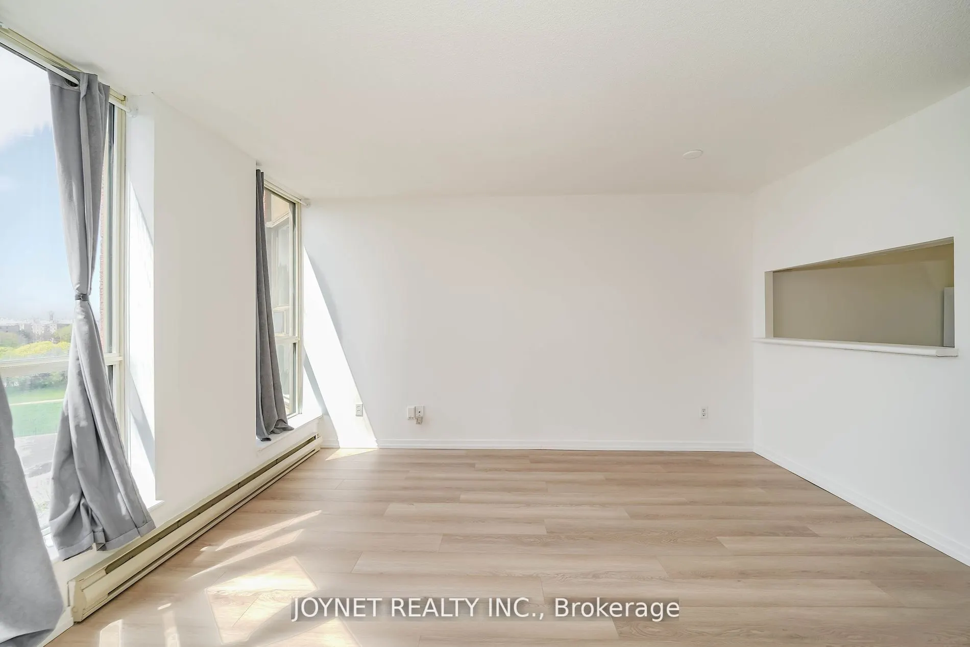 2460 Eglinton Avenue E #917