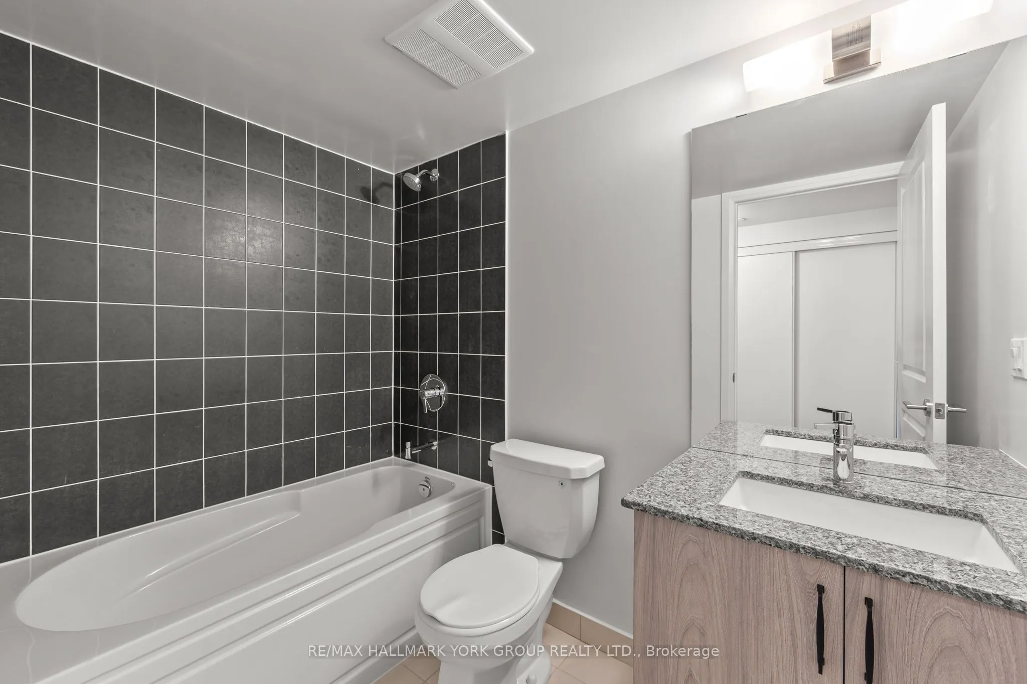 20 Meadowglen Place, #903