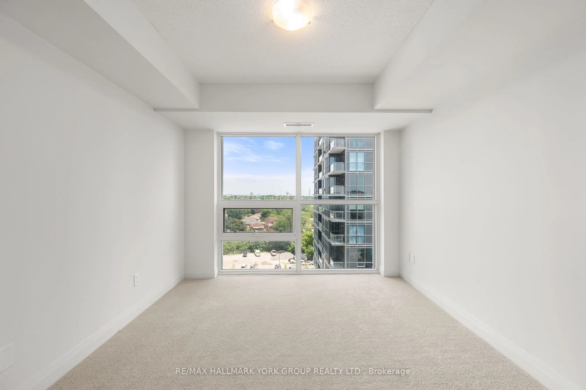 20 Meadowglen Place, #903