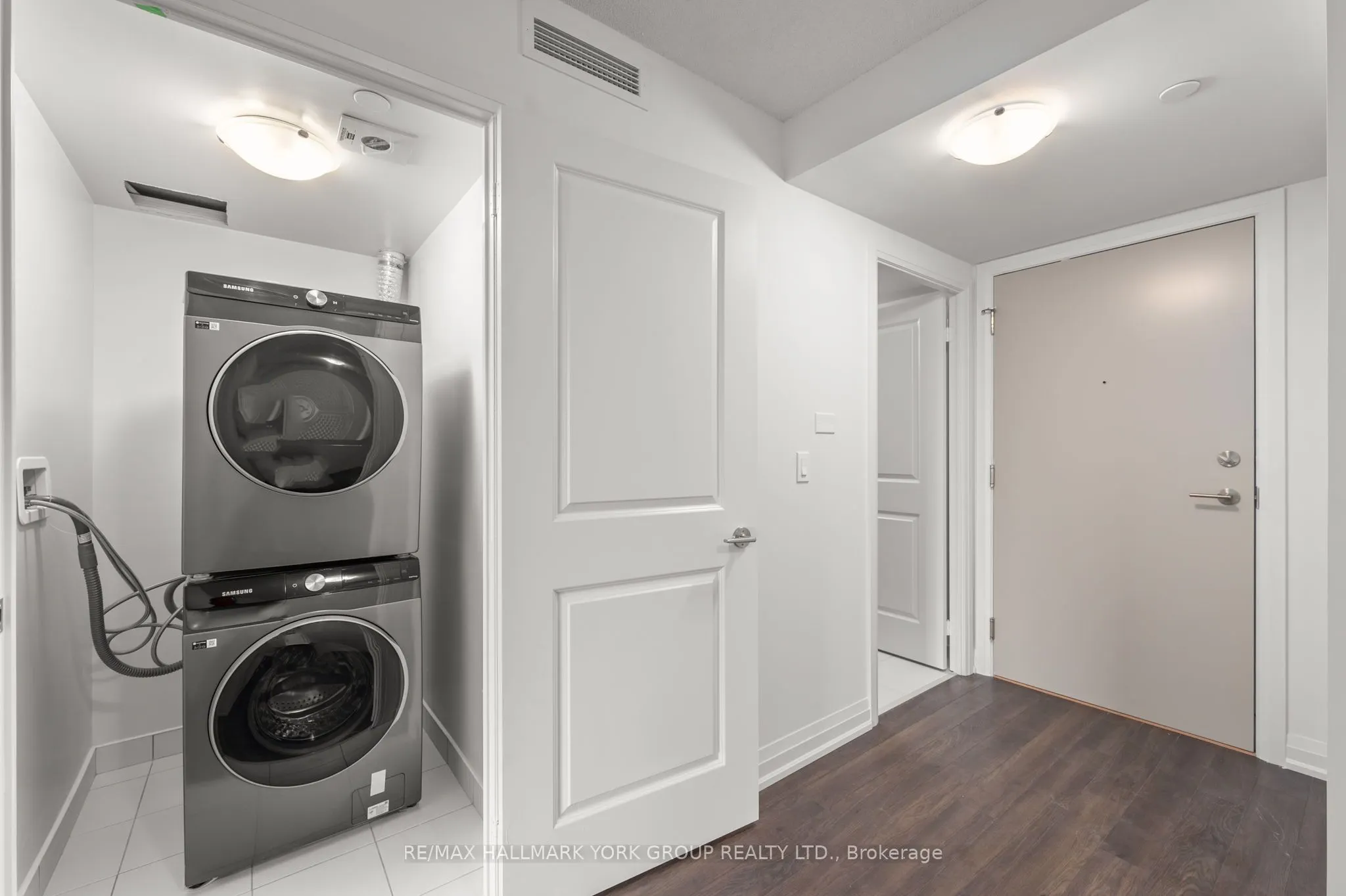 20 Meadowglen Place, #903
