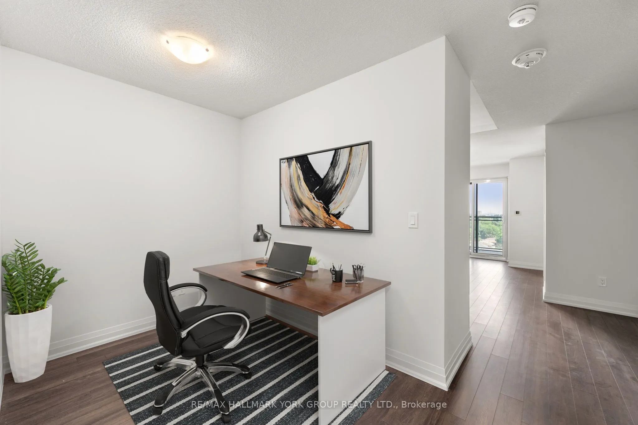 20 Meadowglen Place, #903