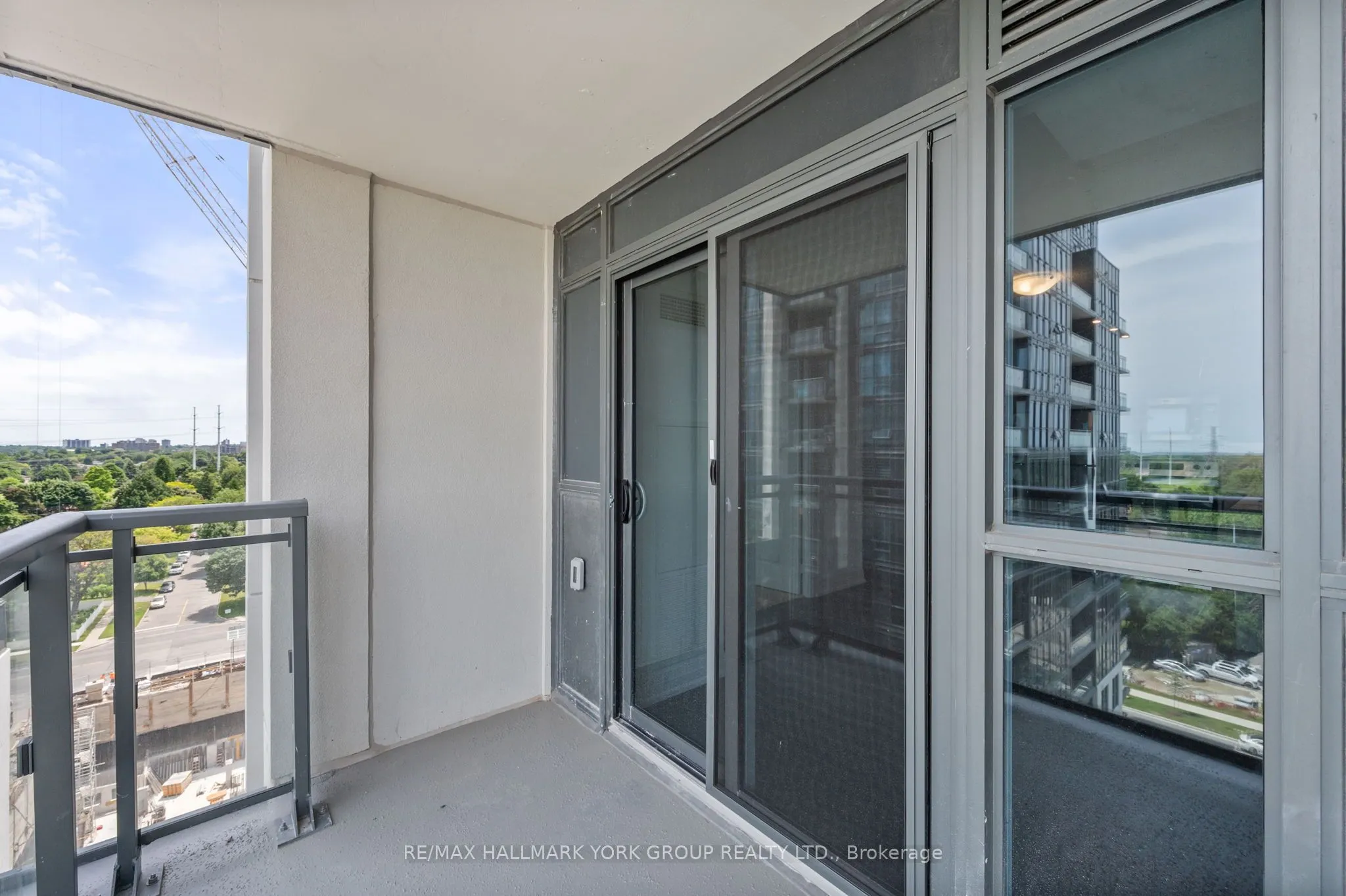 20 Meadowglen Place, #903