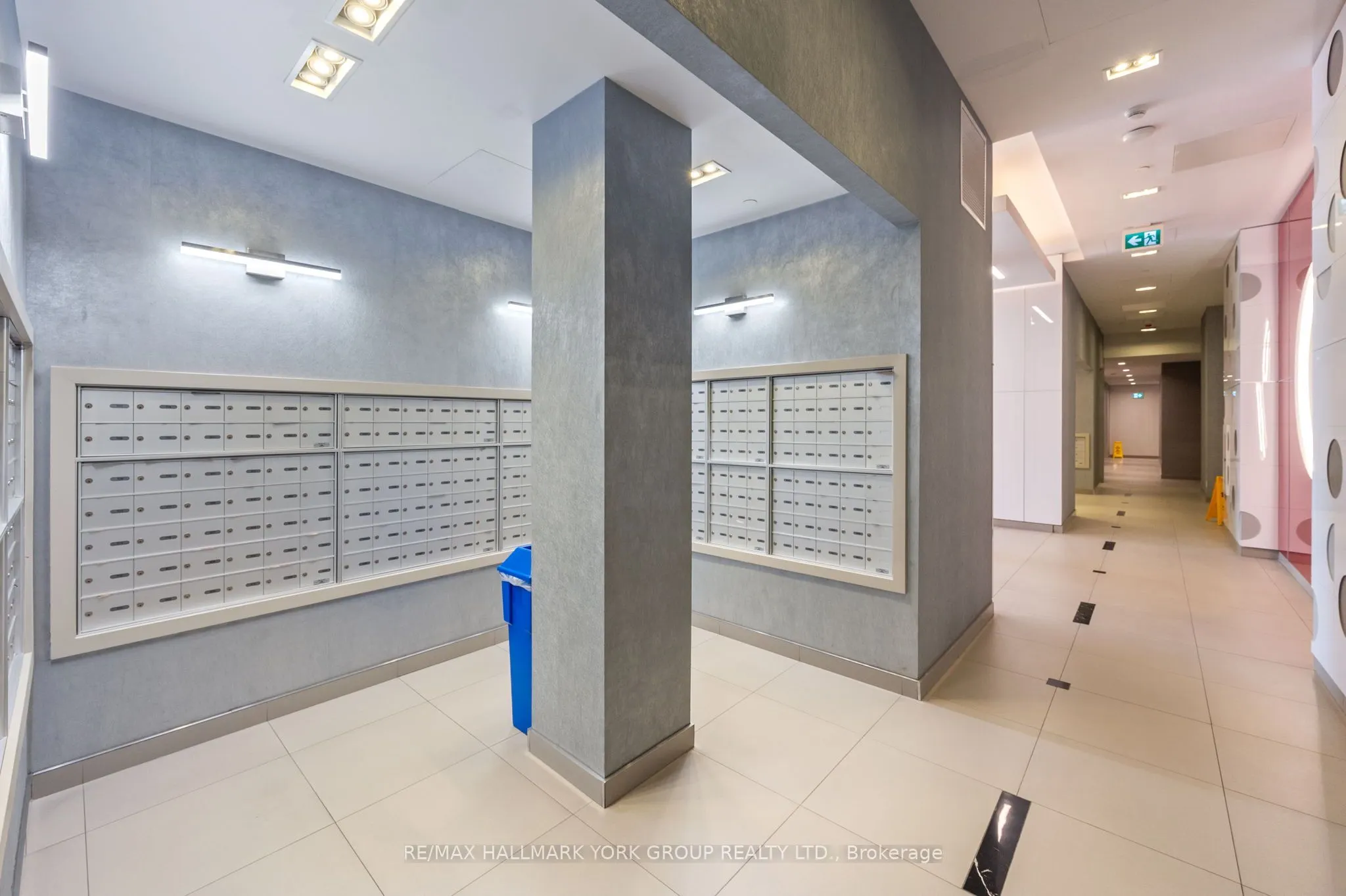 20 Meadowglen Place, #903