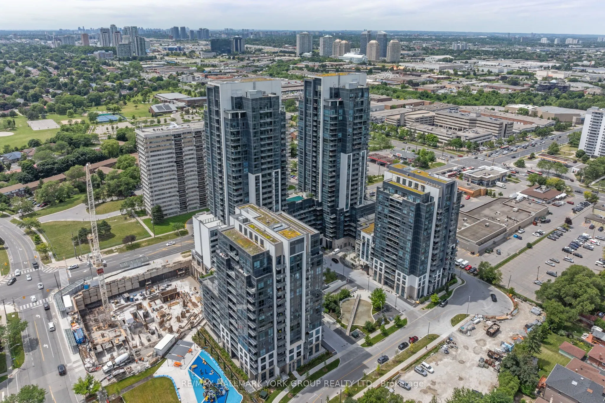 20 Meadowglen Place, #903