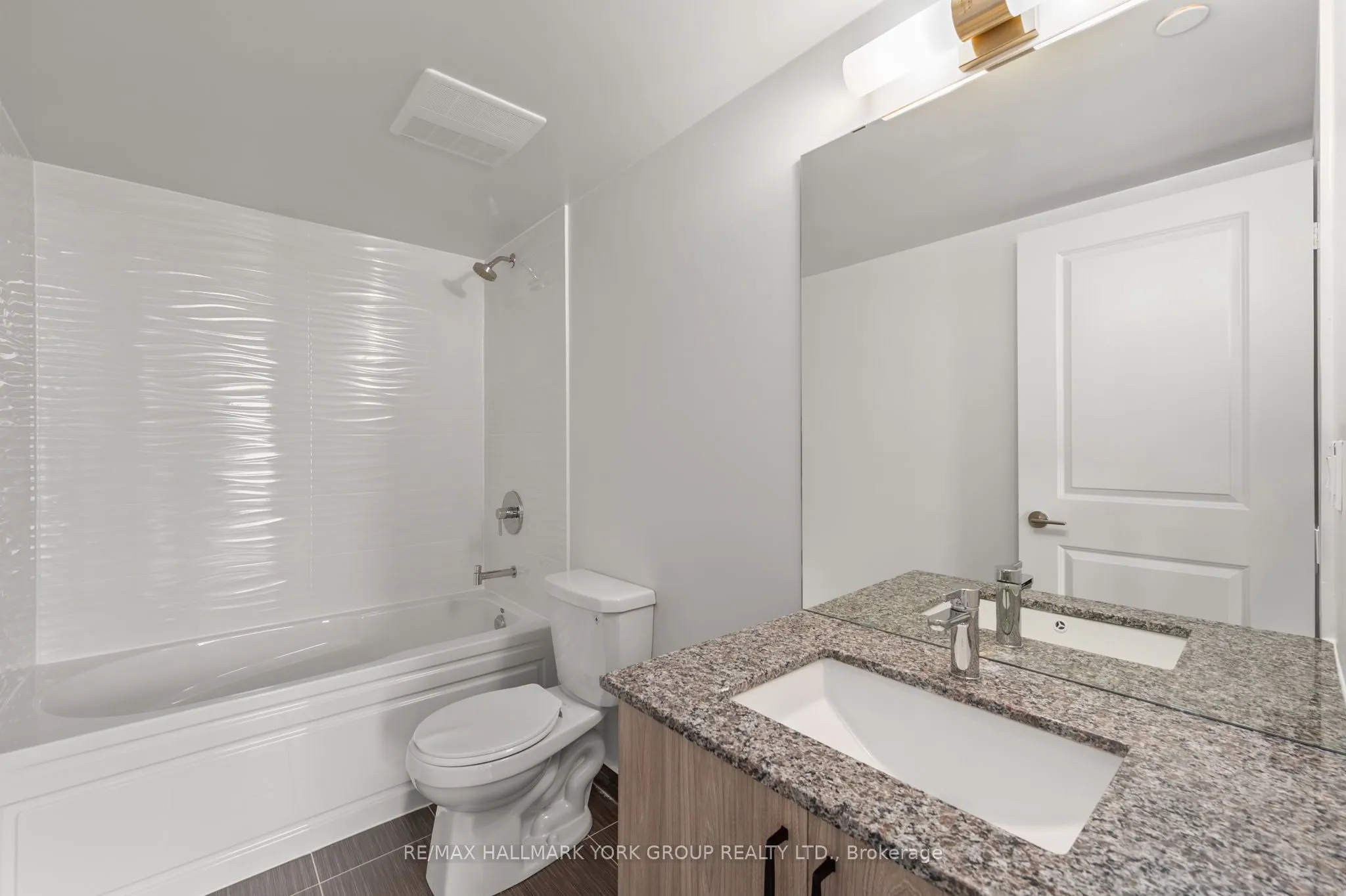 20 Meadowglen Place, #903