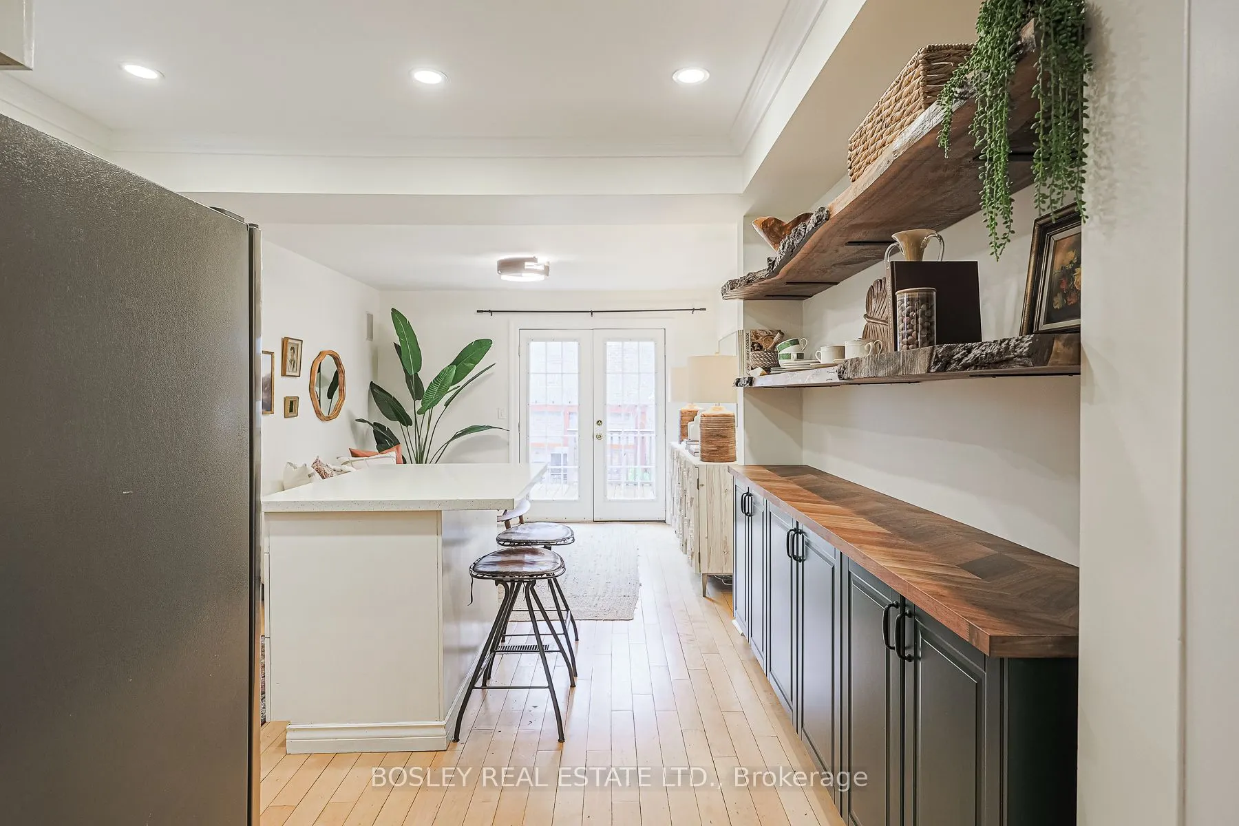 245 Kenilworth Avenue