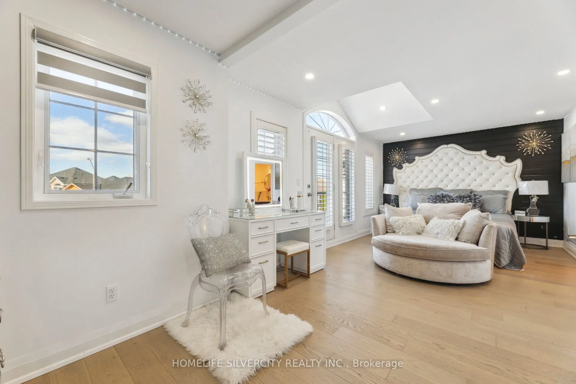 579 Faywood Crescent