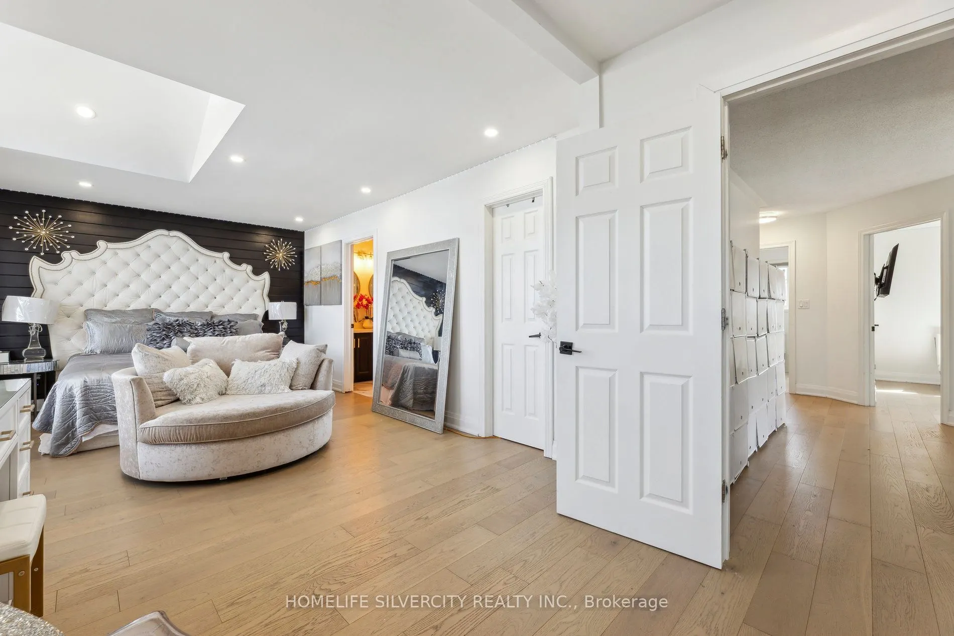 579 Faywood Crescent