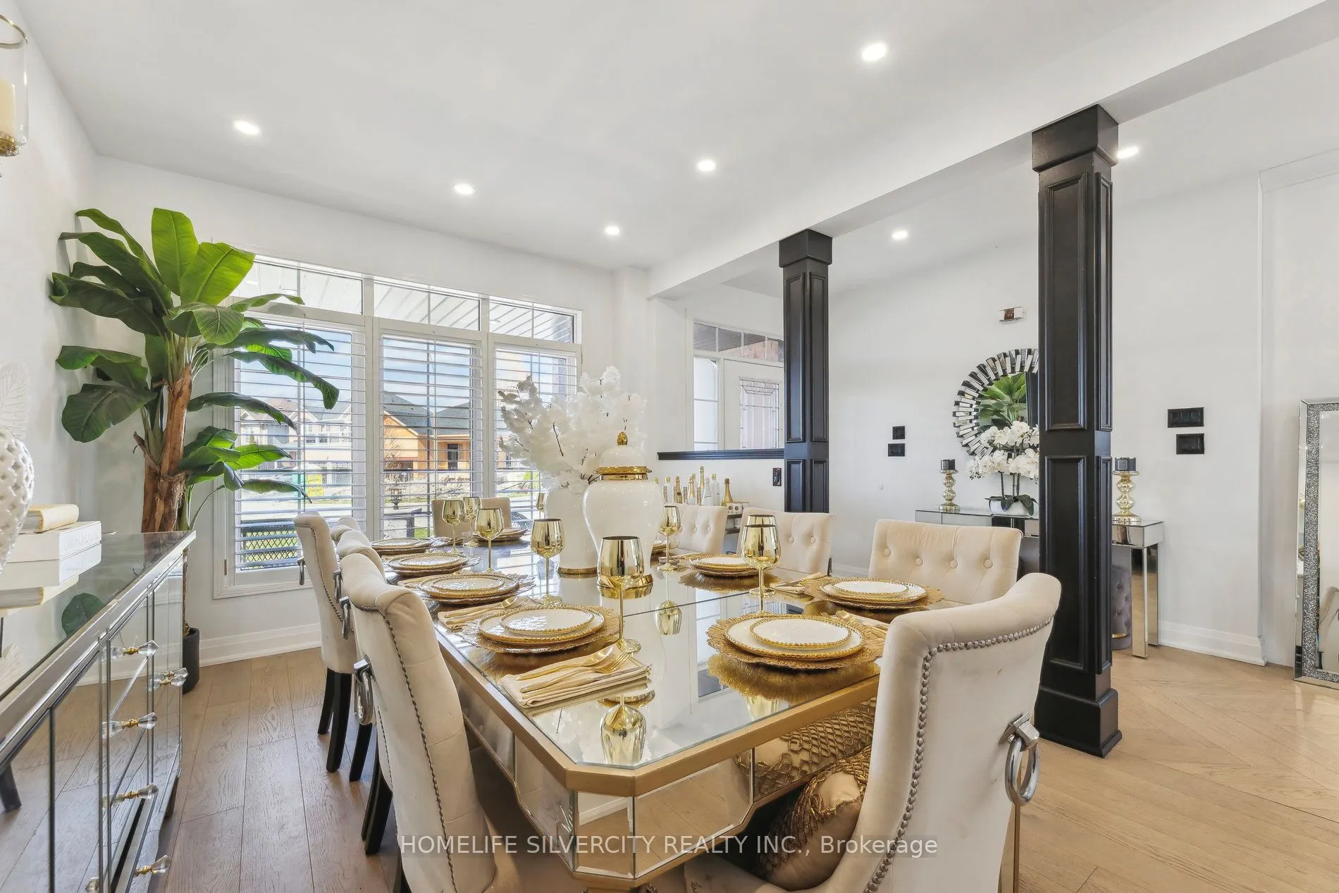 579 Faywood Crescent