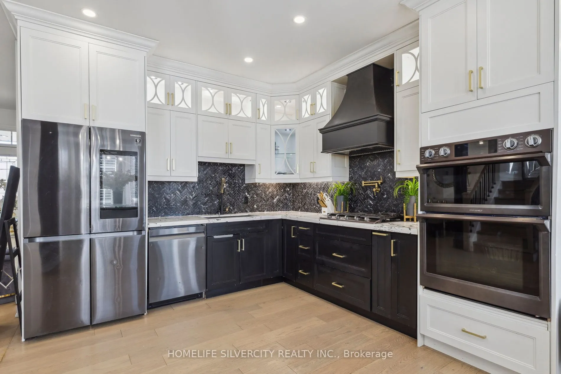 579 Faywood Crescent