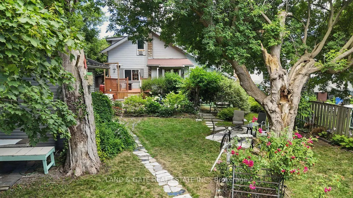 519 Kingston Road W
