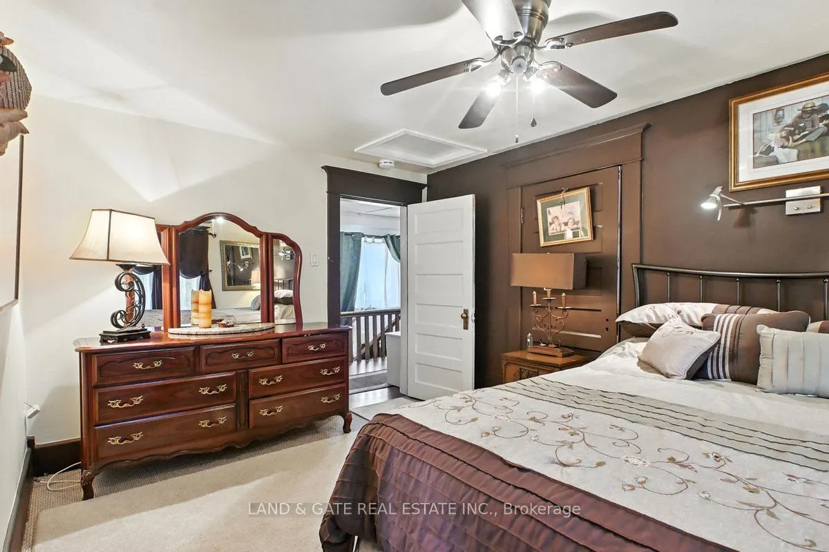 519 Kingston Road W