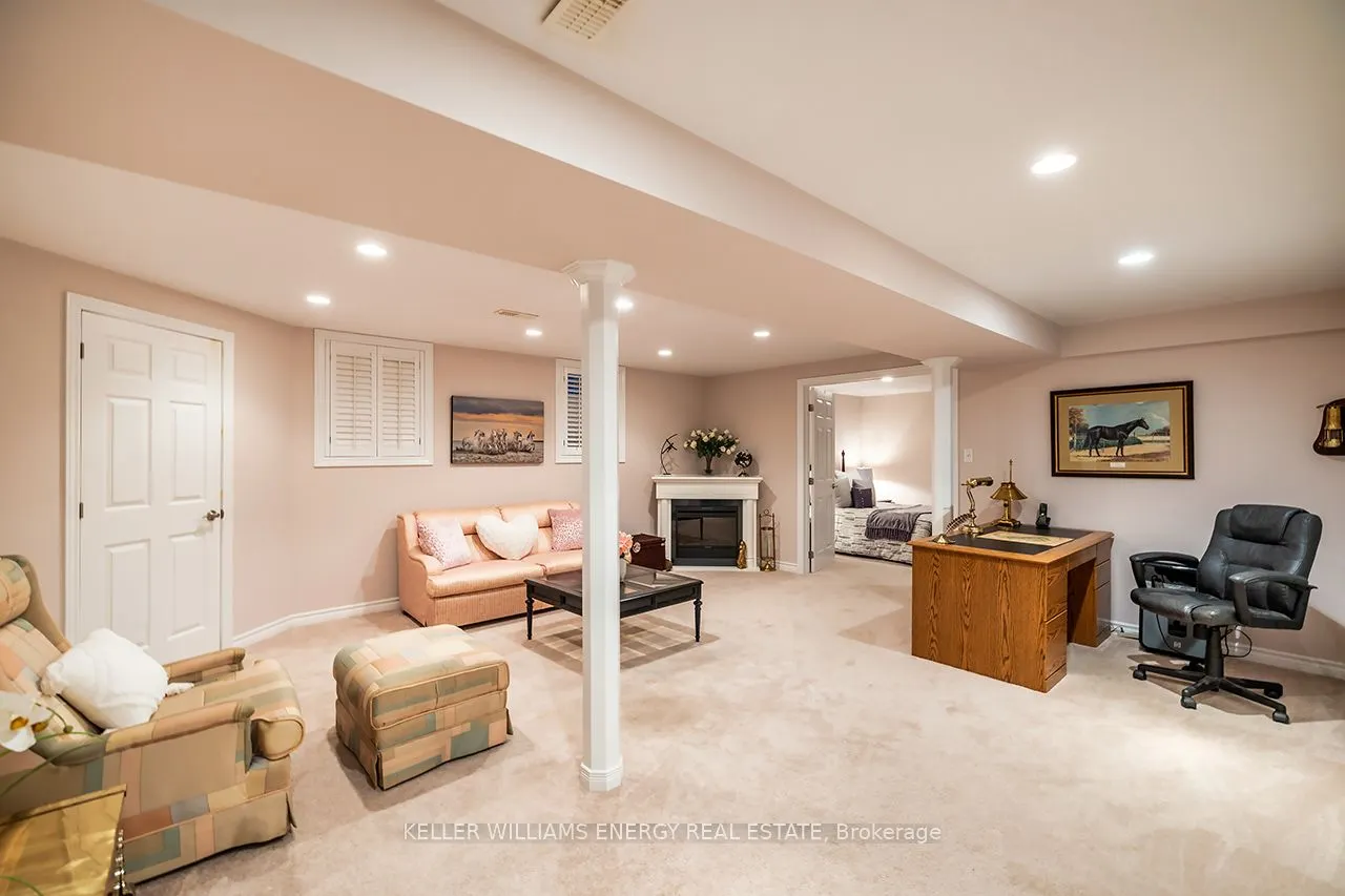 16 Kissingbridge Lane