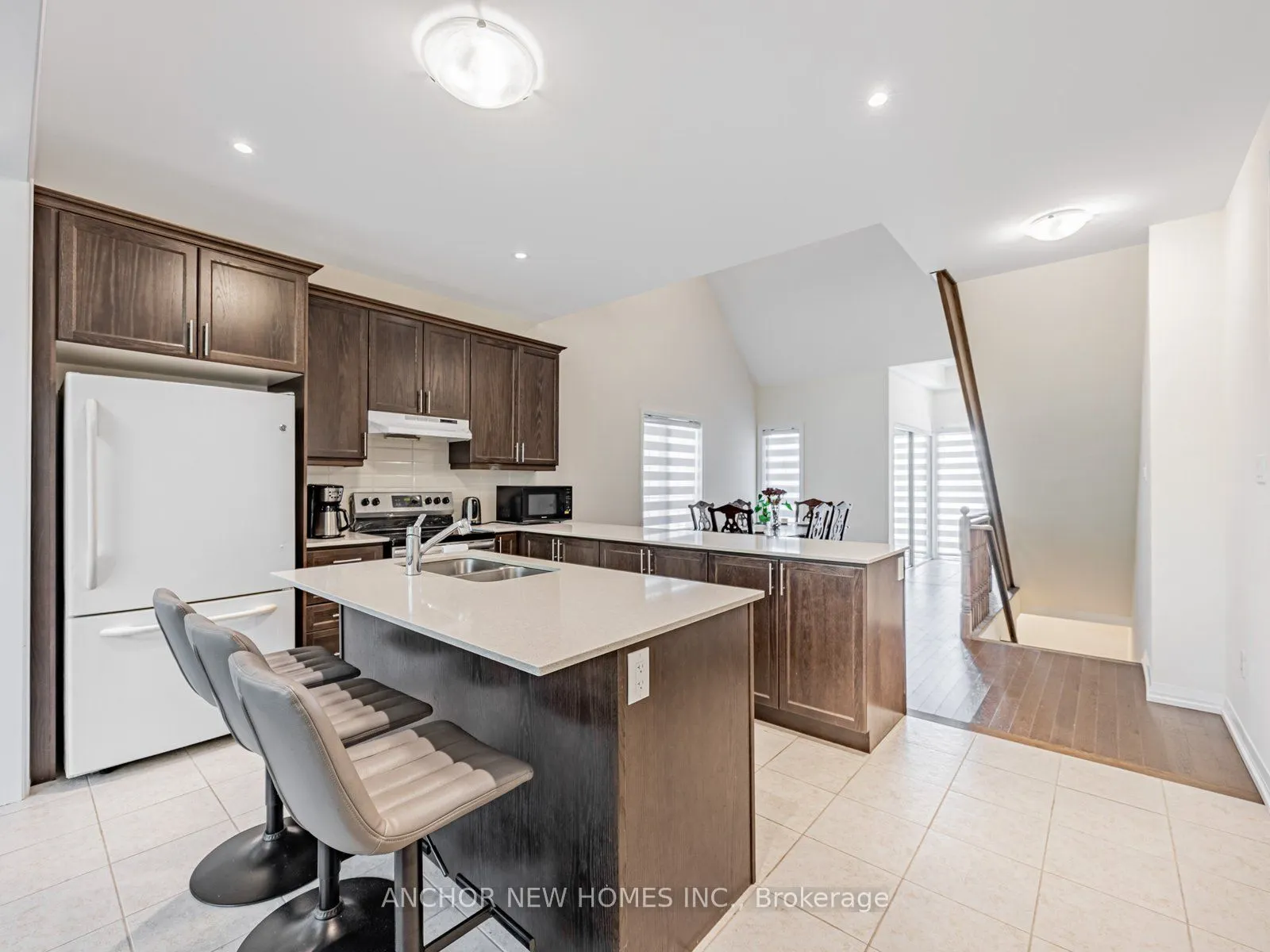 62 Holtby Court W